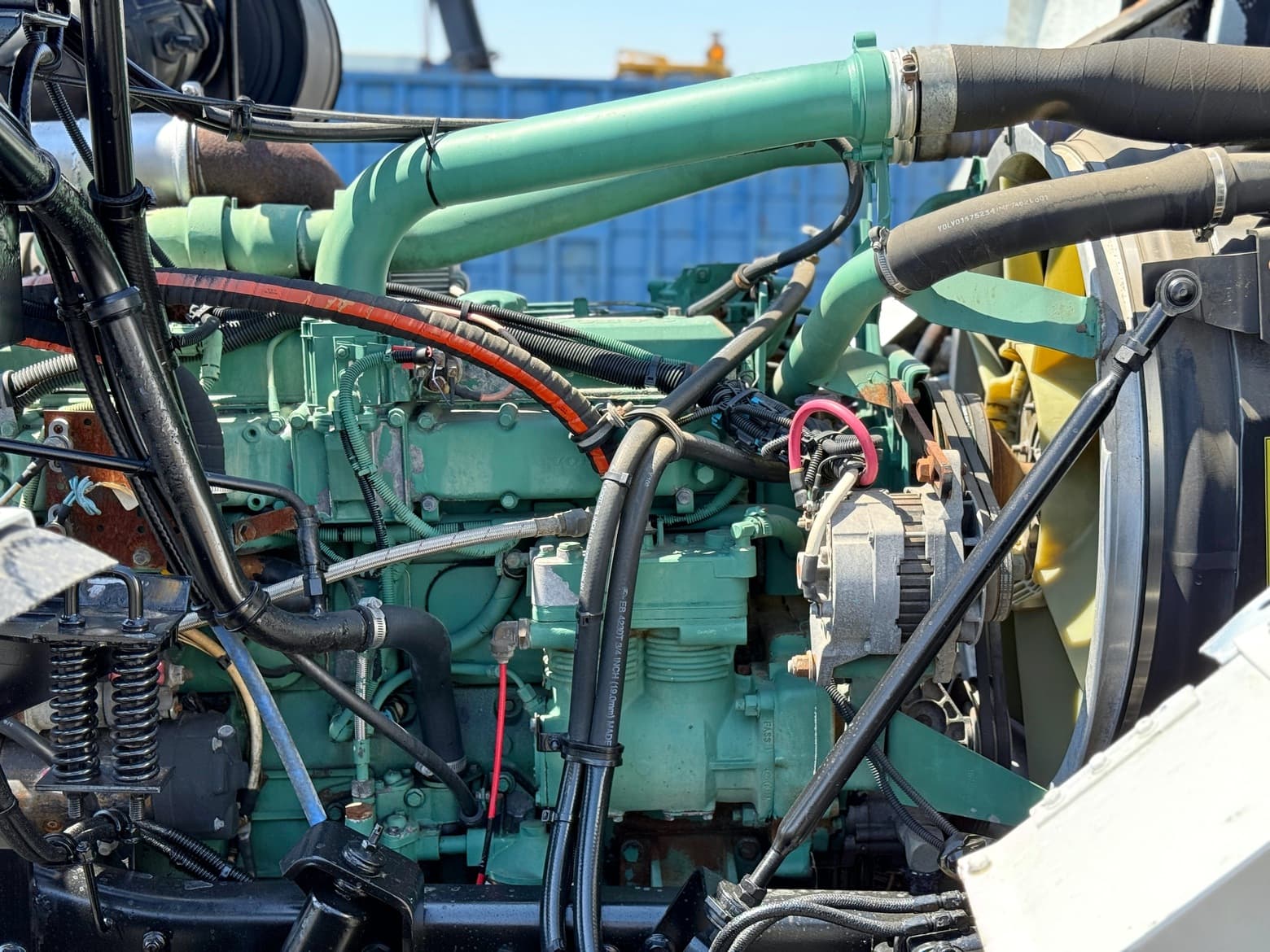 2002 Volvo WX64 Cab & Chassis