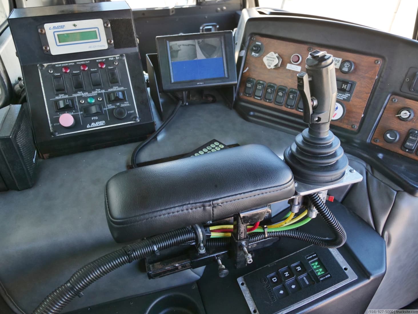 2009 Peterbilt Amrep LNG 36 Yard Auto Side Loader