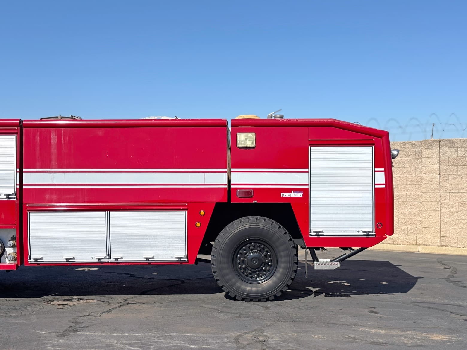 2000 Rosenbauer Panther 4x4 ARFF Aircraft Rescue Truck