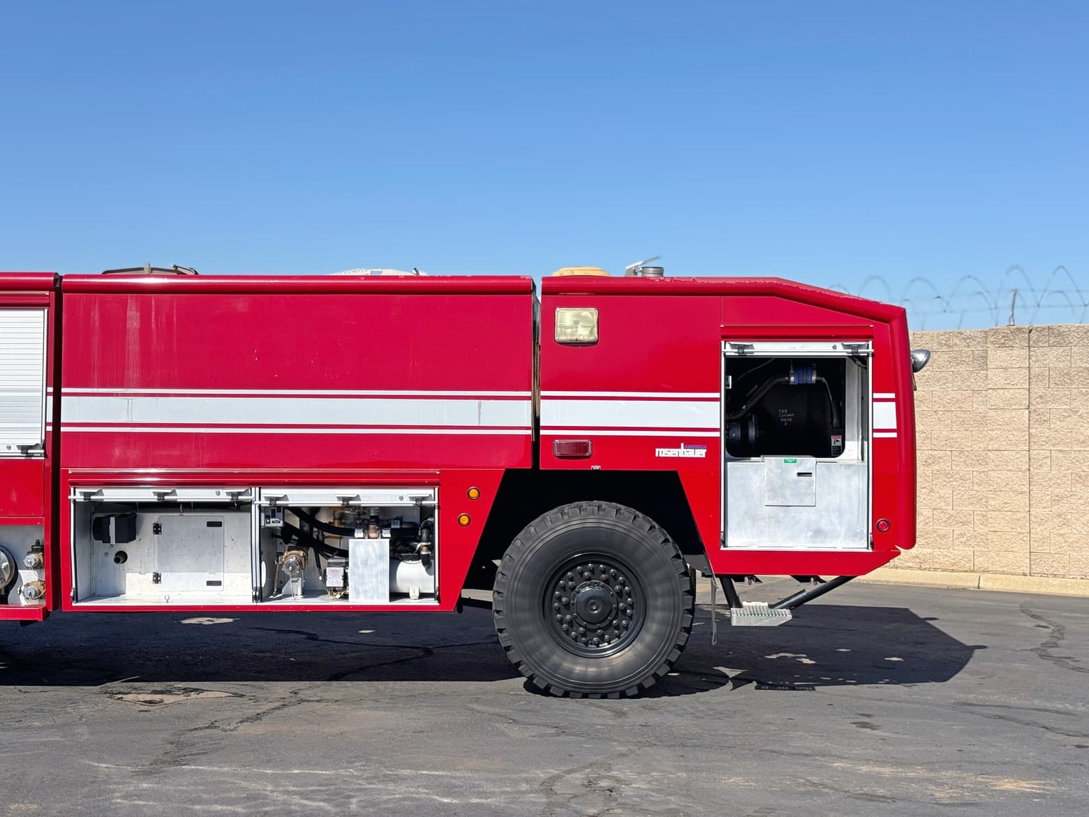 2000 Rosenbauer Panther 4x4 ARFF Aircraft Rescue Truck