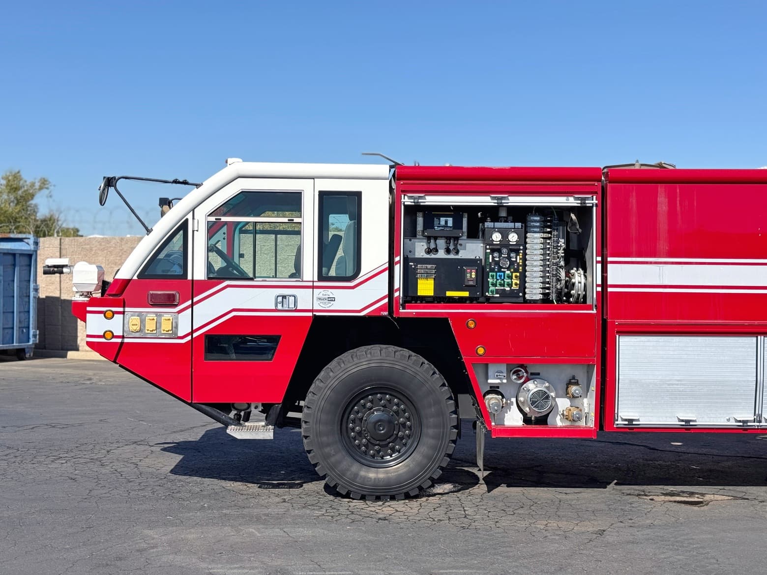 2000 Rosenbauer Panther 4x4 ARFF Aircraft Rescue Truck