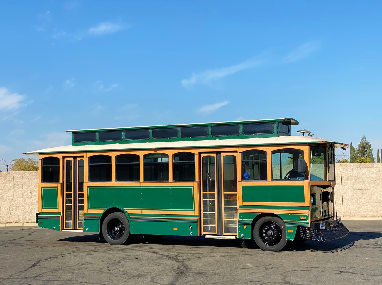 2002 Freightliner MB55 Chance Coach 27 Passenger Trolley Bus