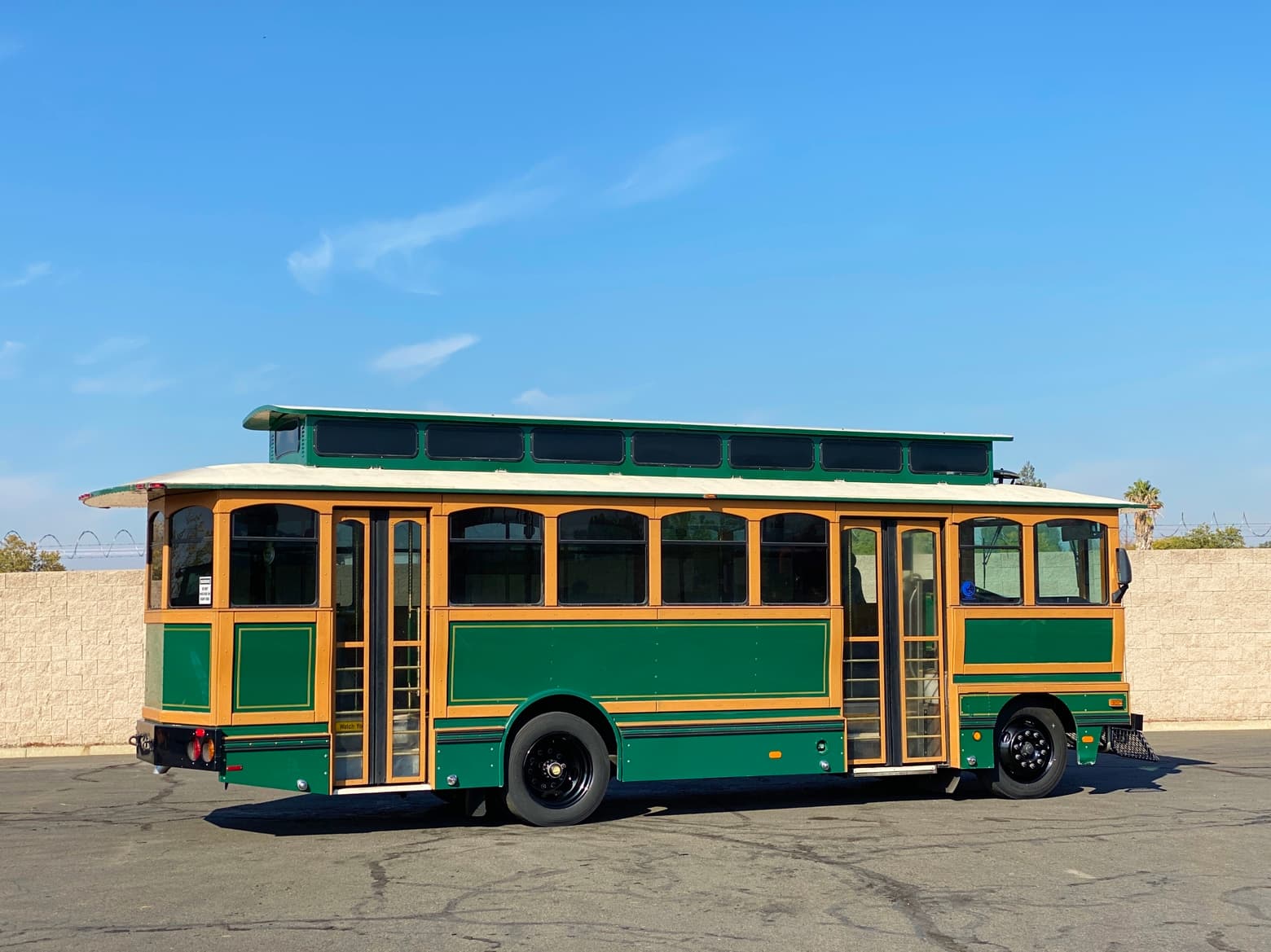 2002 Freightliner MB55 Chance Coach 27 Passenger Trolley Bus