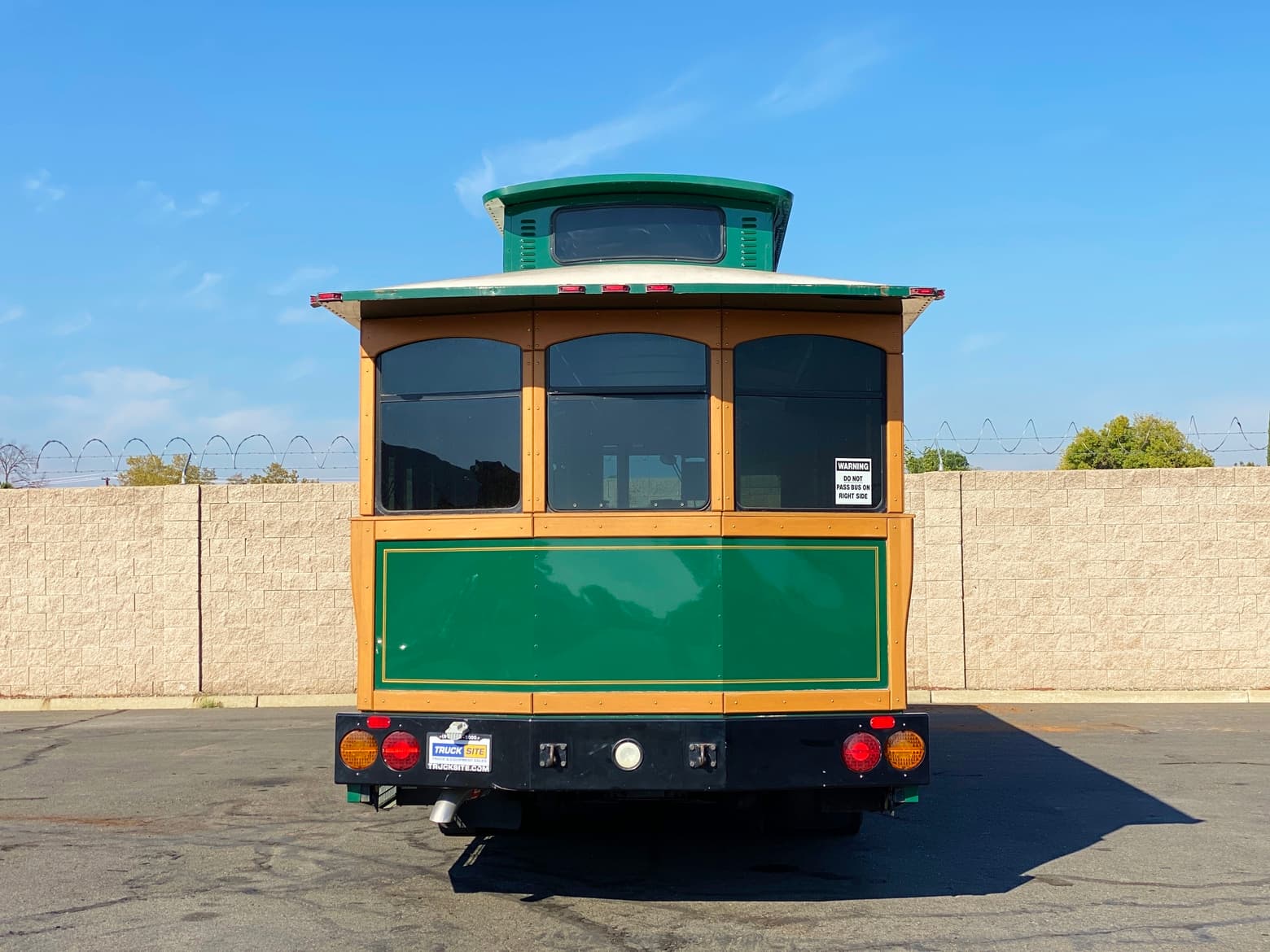 2002 Freightliner MB55 Chance Coach 27 Passenger Trolley Bus