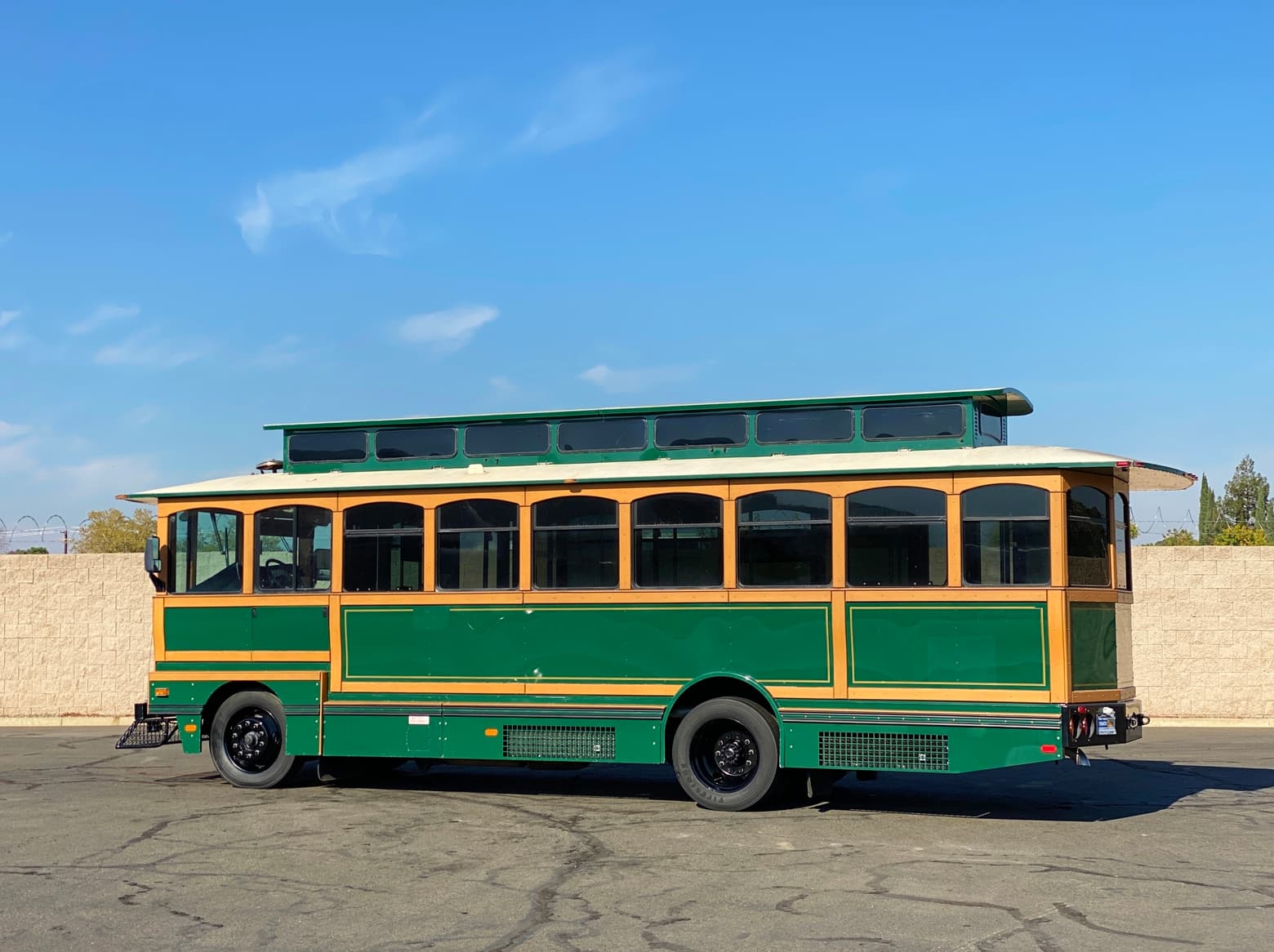 2002 Freightliner MB55 Chance Coach 27 Passenger Trolley Bus