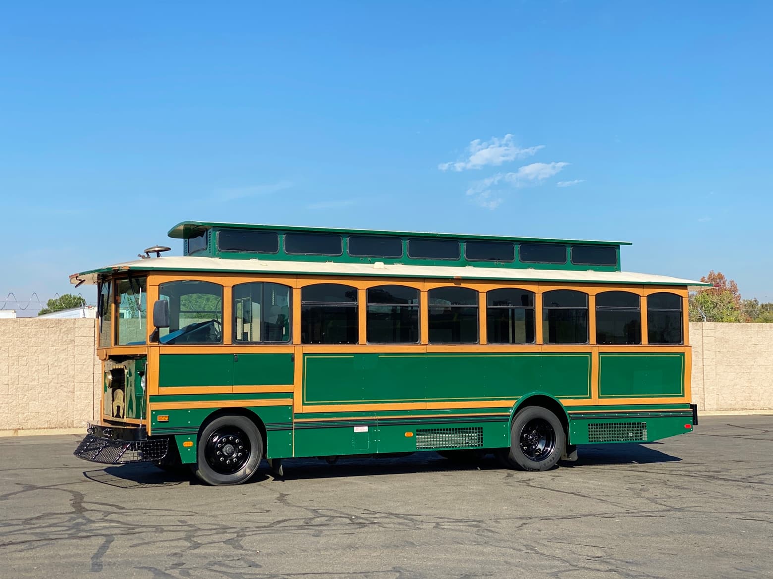 2002 Freightliner MB55 Chance Coach 27 Passenger Trolley Bus
