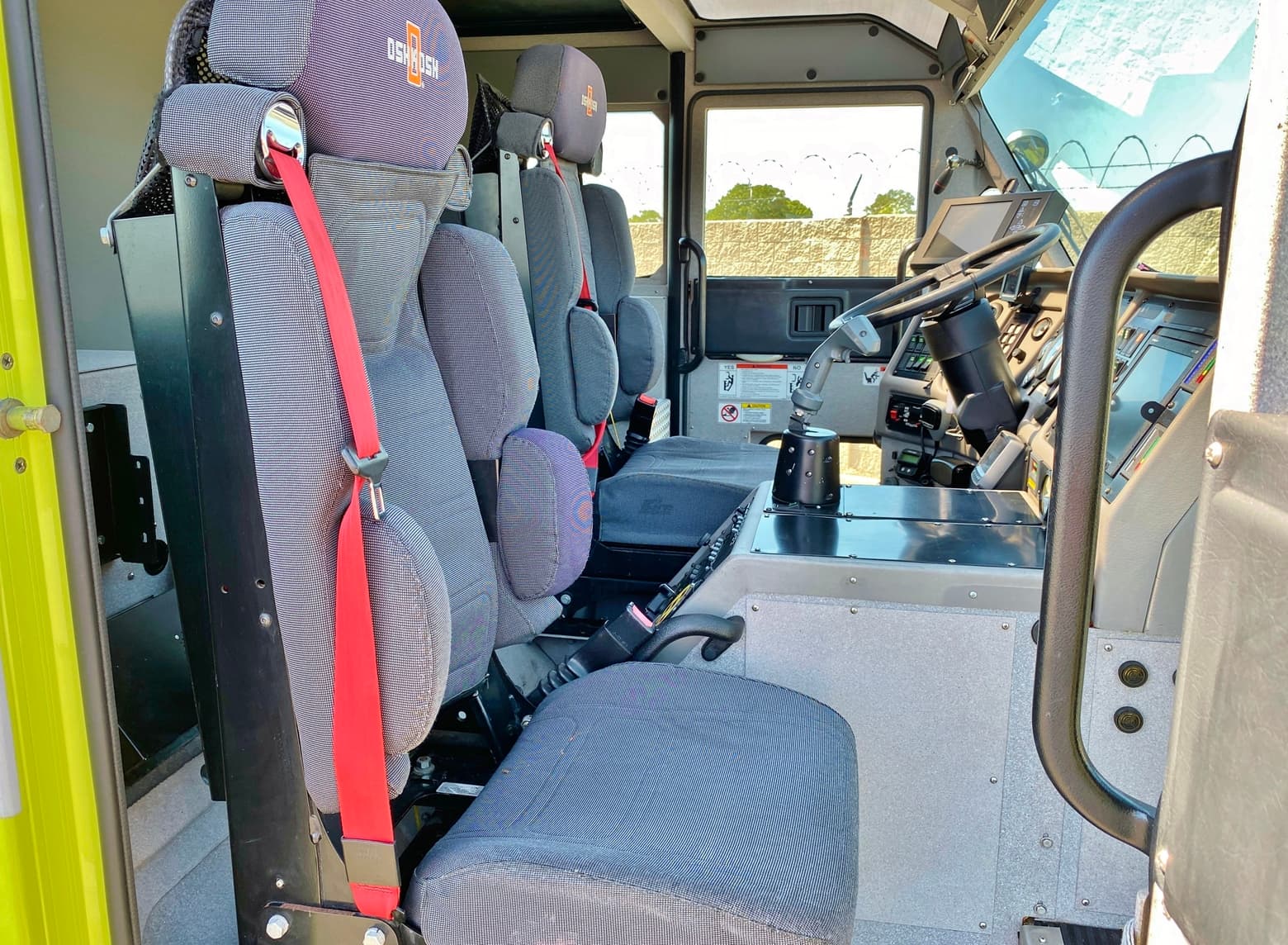 2003 Oshkosh Striker 1500 ARFF Aircraft Rescue