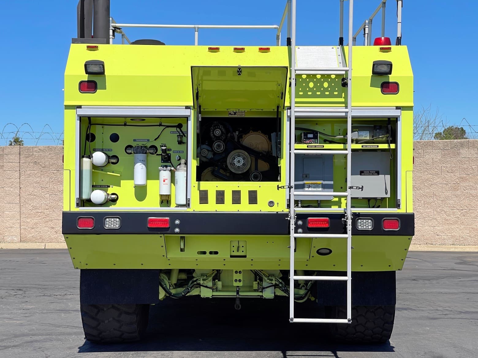 2003 Oshkosh Striker 1500 ARFF Aircraft Rescue