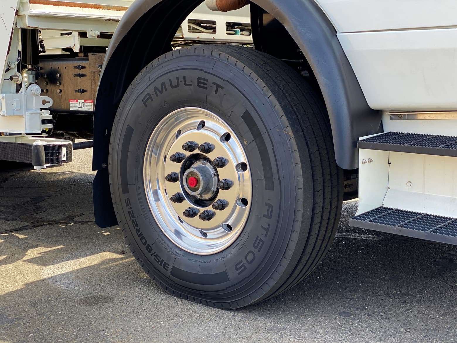 2008 Autocar Heil Rapid Rail 30 Yard Side Loader Garbage Truck