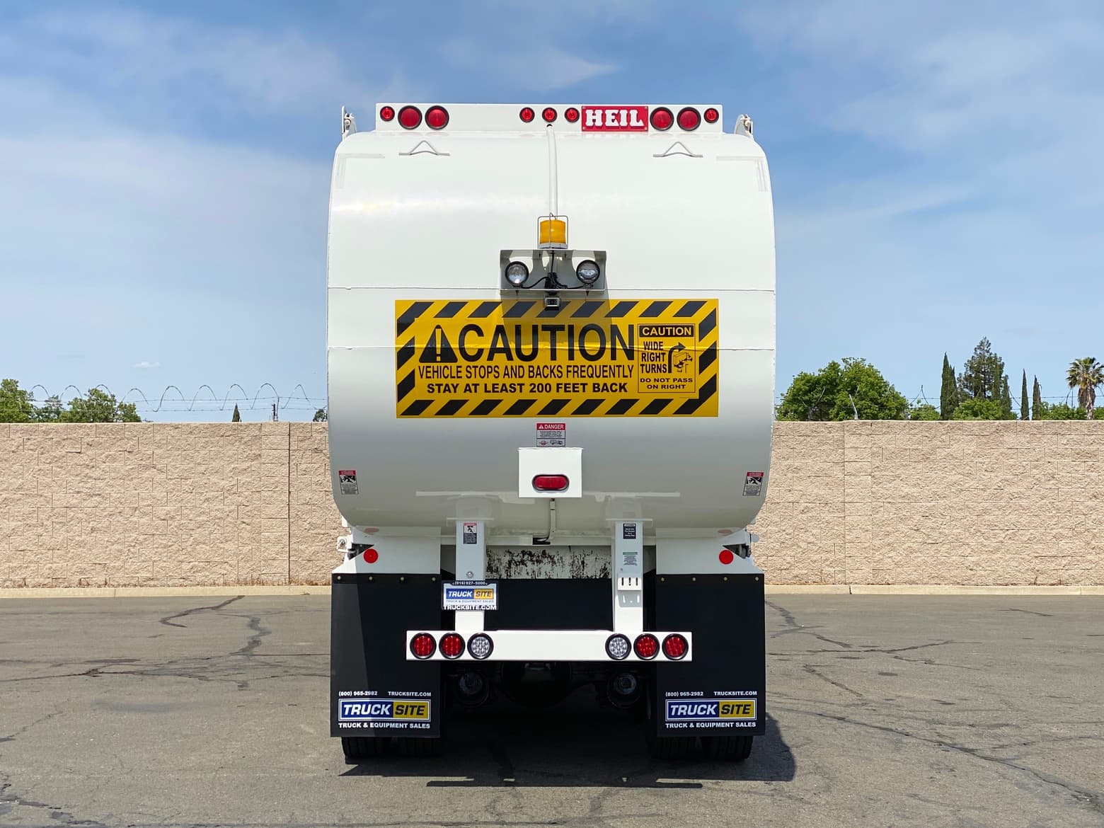 2008 Autocar Heil Rapid Rail 30 Yard Side Loader Garbage Truck