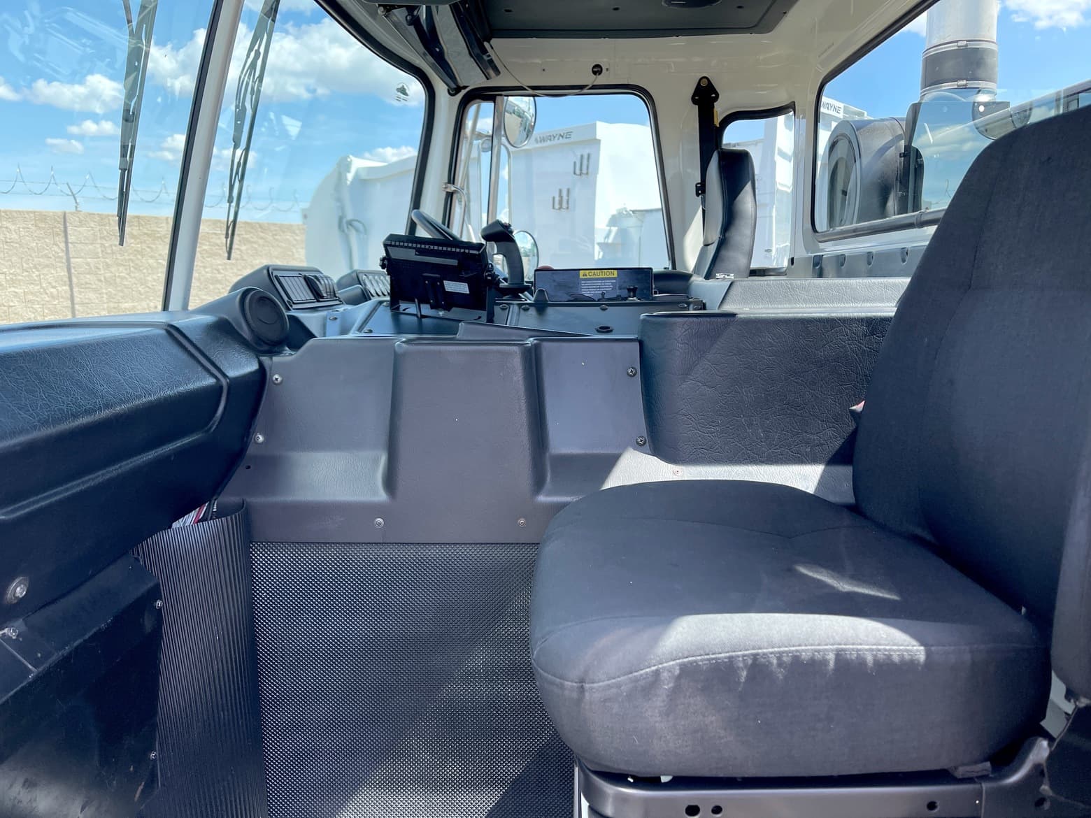 2011 Autocar Xpeditor Wayne Curbtender 31 Yard ASL Garbage Truck