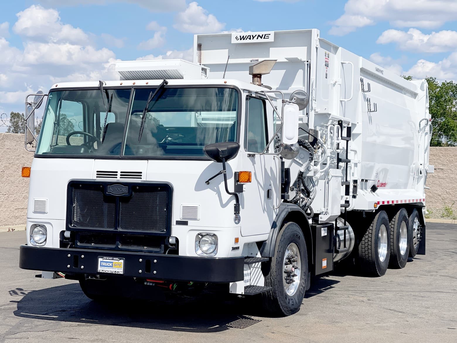 2011 Autocar Xpeditor Wayne Curbtender 31 Yard ASL Garbage Truck
