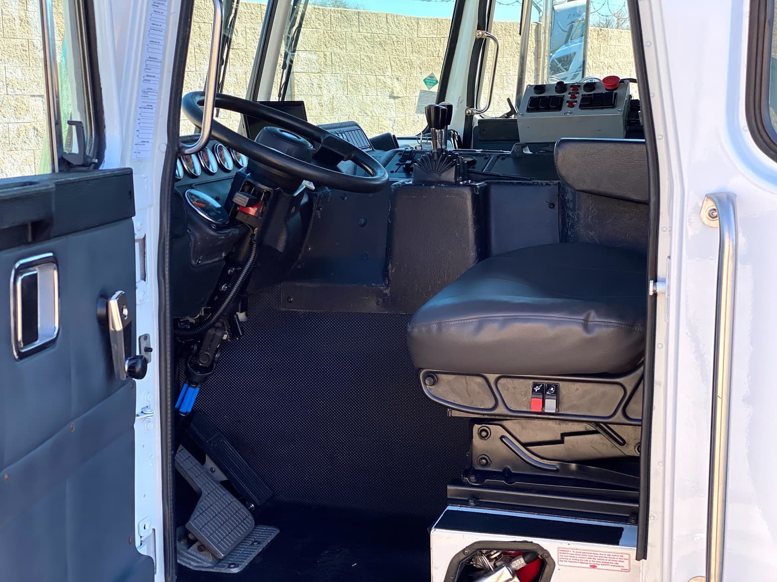 2009 Autocar New Way Mammoth 40 YD CNG Front Loader