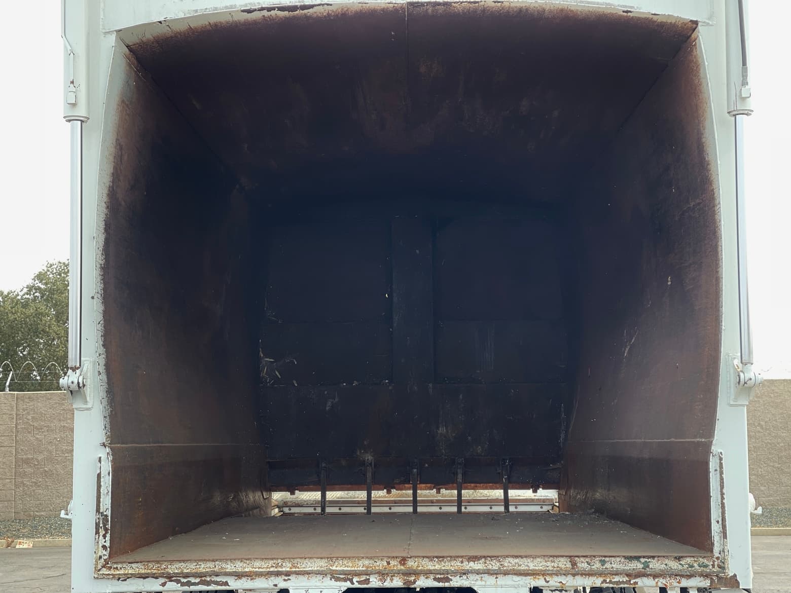 2008 Heil MultiTask SL 30 YD Side Loader Body & Arm