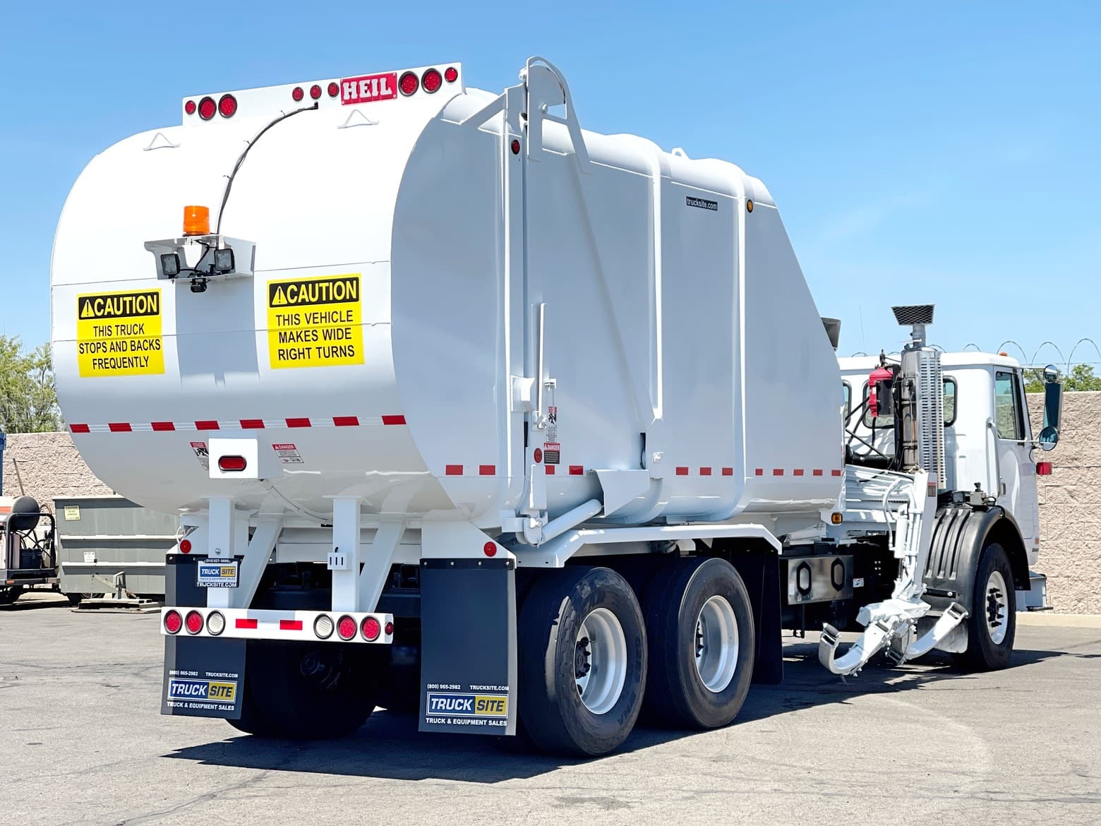 2008 Autocar Heil Rapid Rail 32 Yard Side Loader Garbage Truck