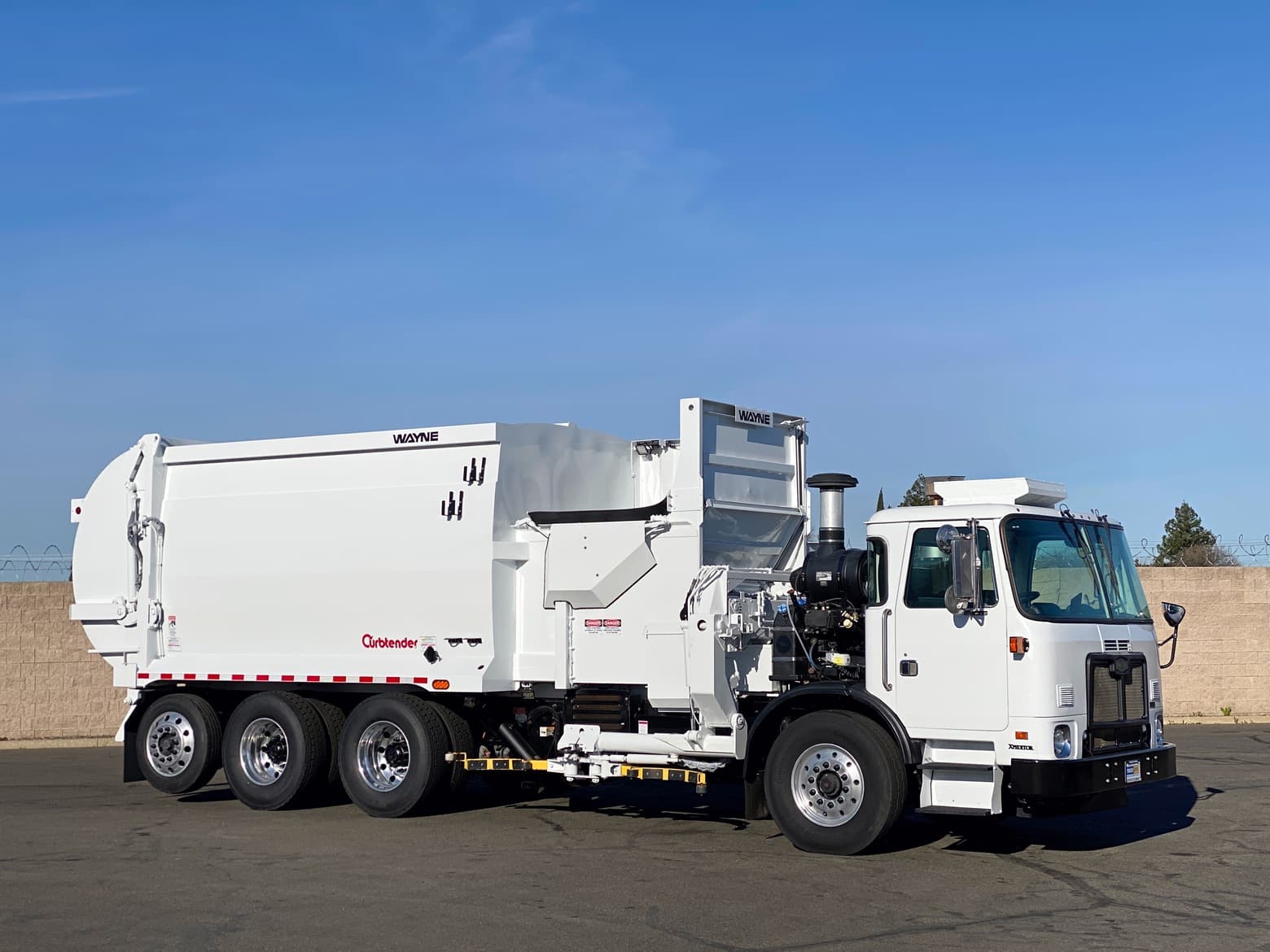 2011 Autocar Wayne Curbtender 31 Yard Side Loader Garbage Truck