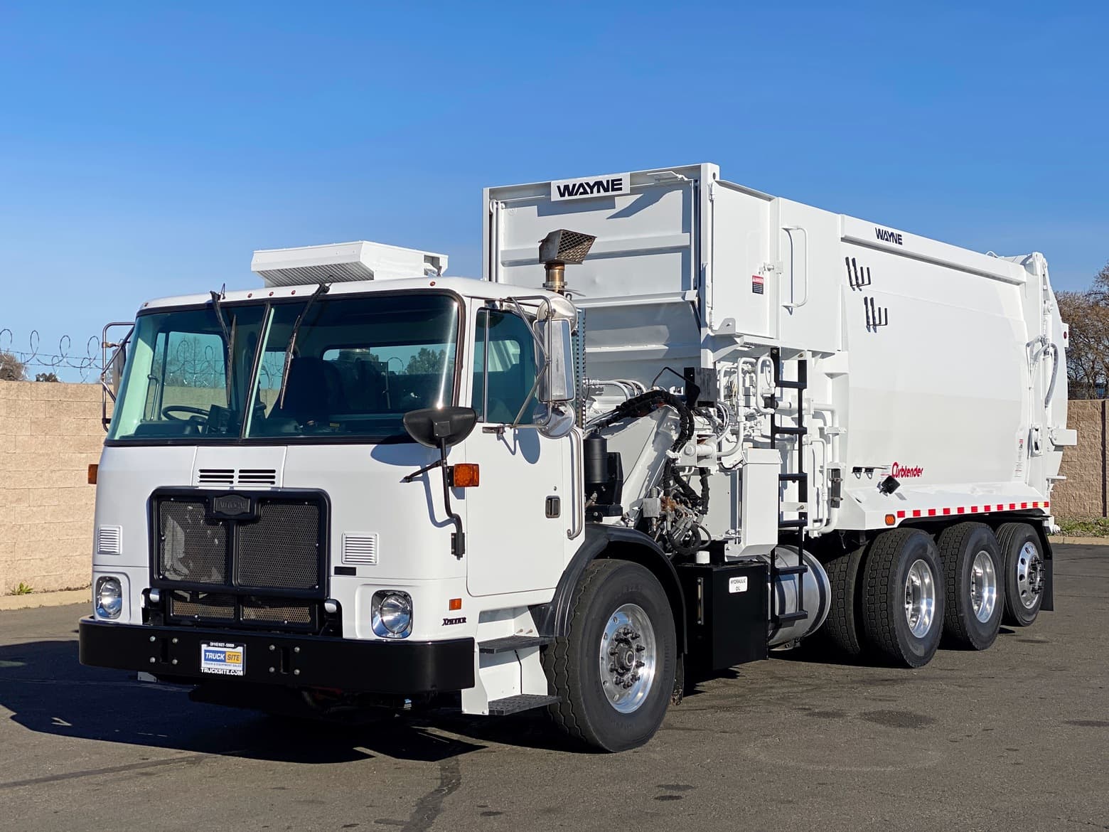 2011 Autocar Wayne Curbtender 31 Yard Side Loader Garbage Truck
