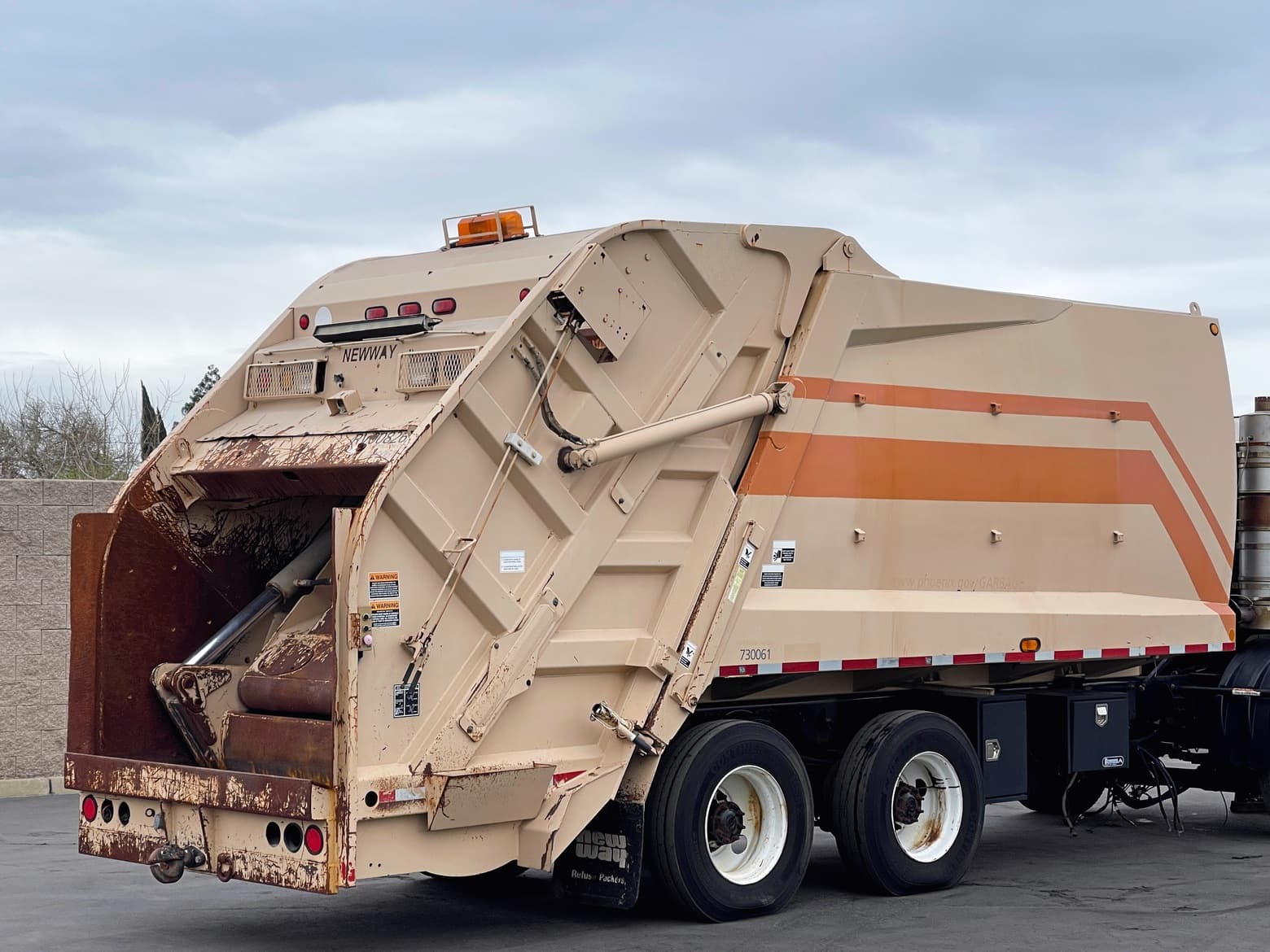 2007 New Way King Cobra Complete Rear Load Body