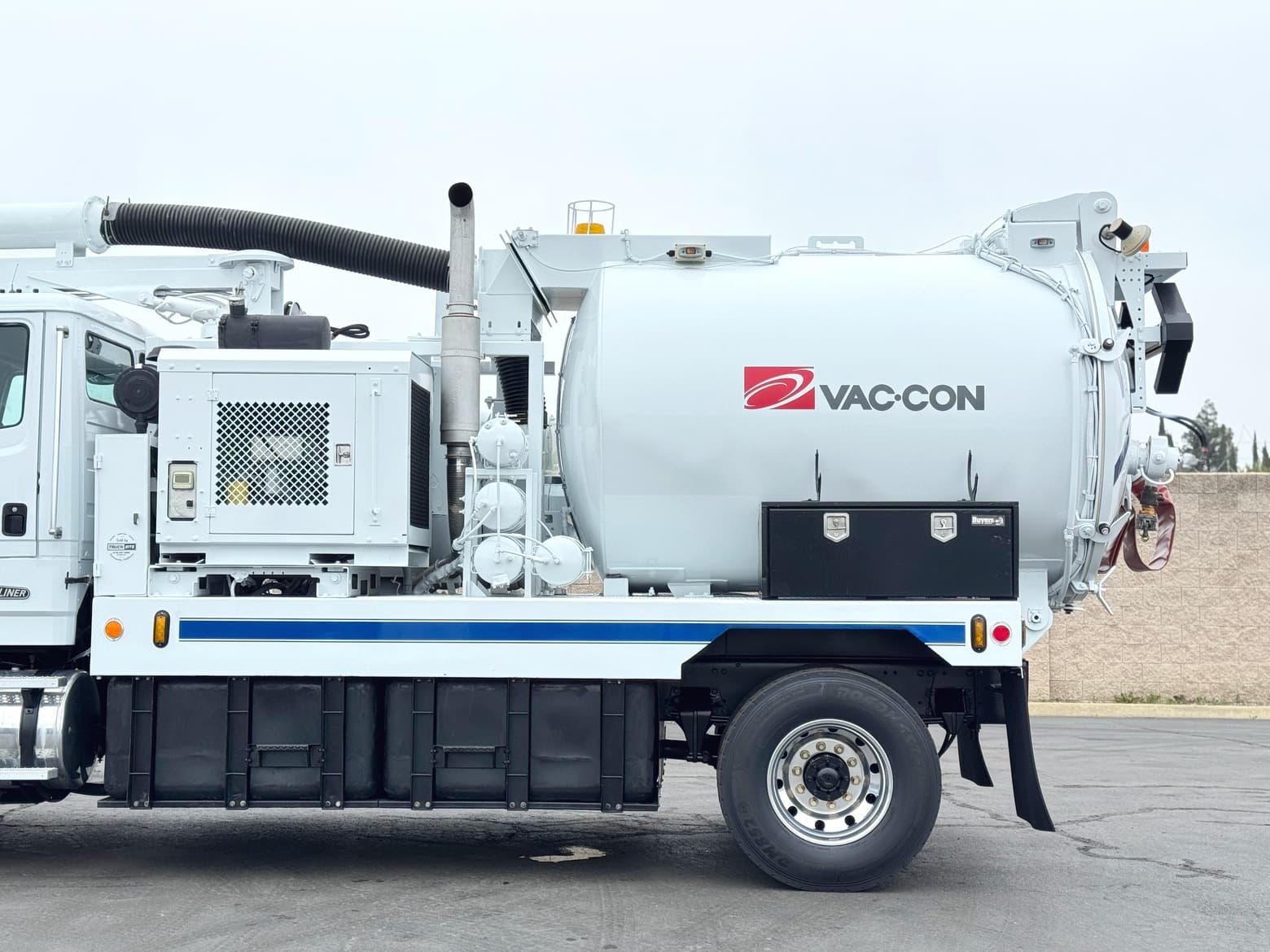 1993 Freightliner Vac-Con 9 YD Vacuum Hydro Excavator Truck