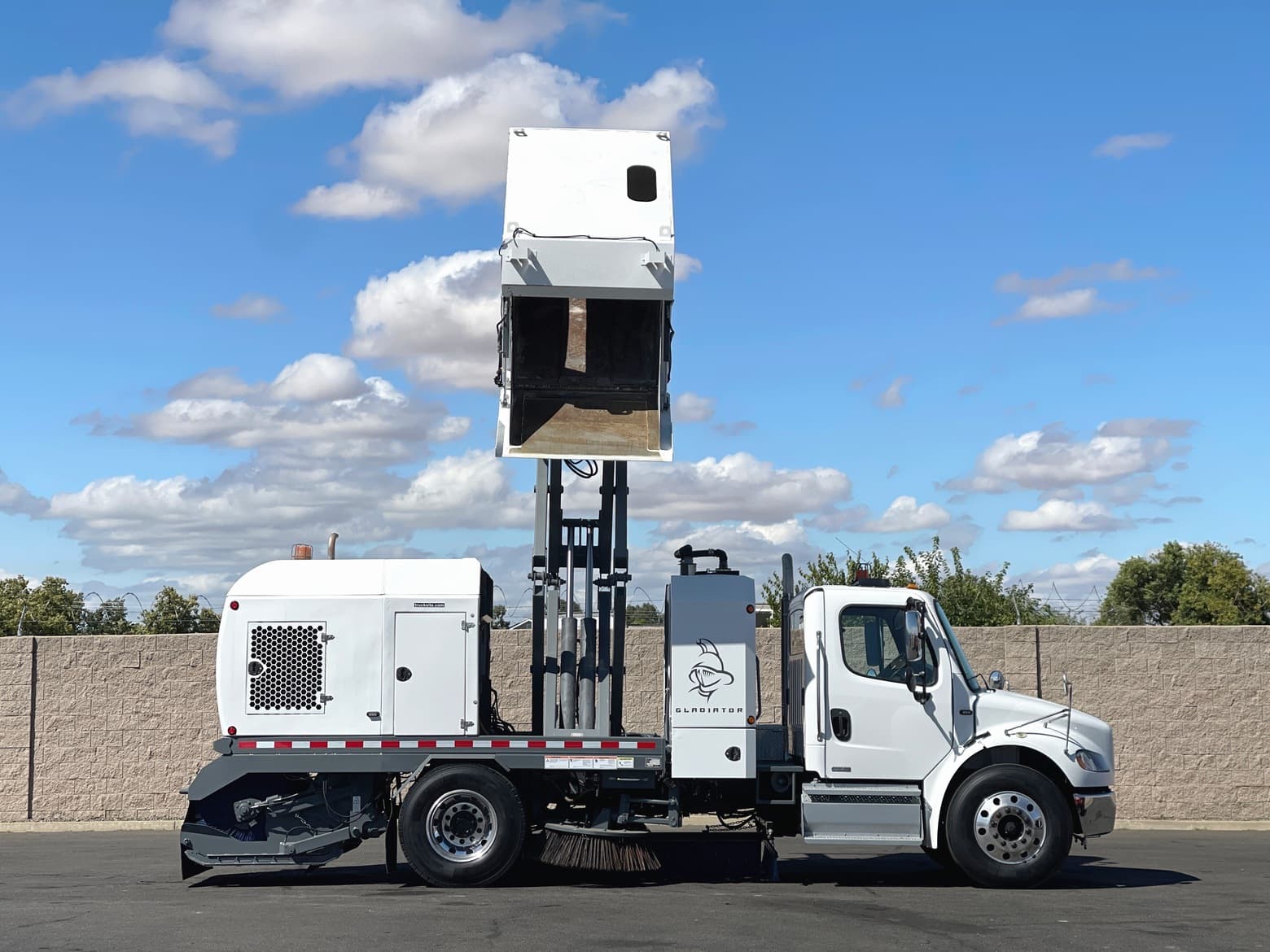 2011 Freightliner Wayne Gladiator Mechanical Street Sweeper