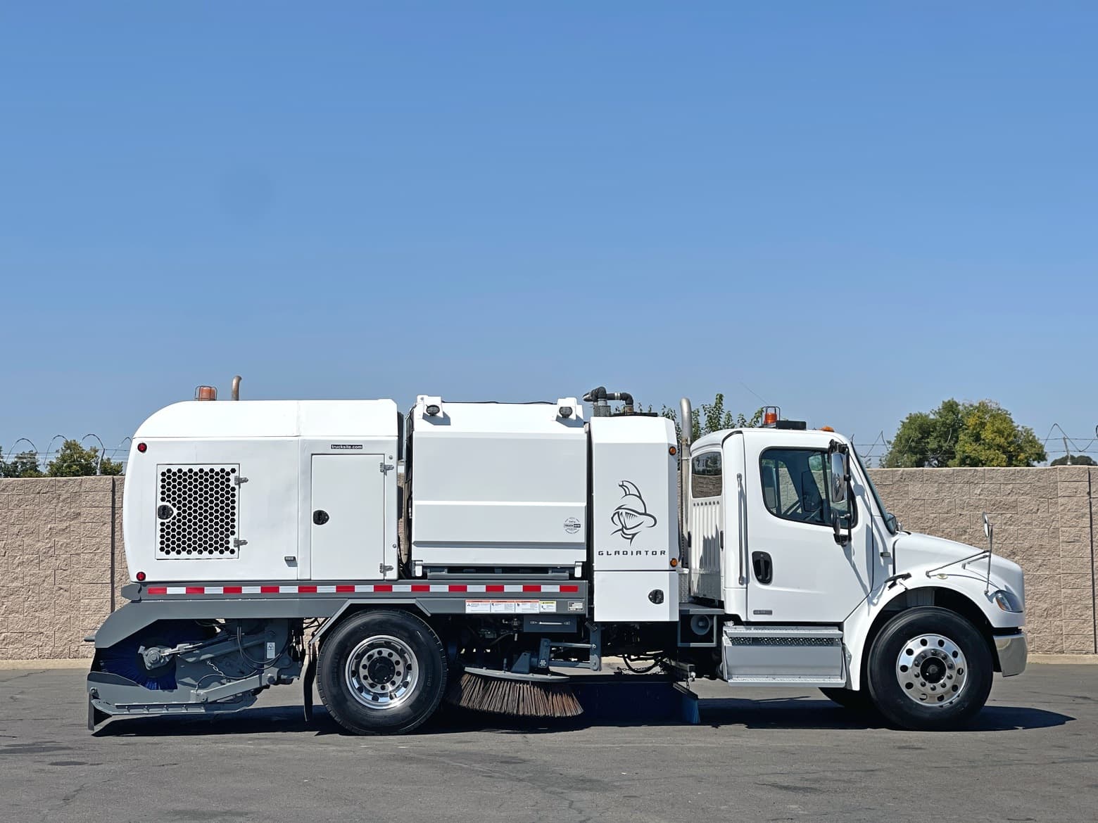 2011 Freightliner Wayne Gladiator Mechanical Street Sweeper