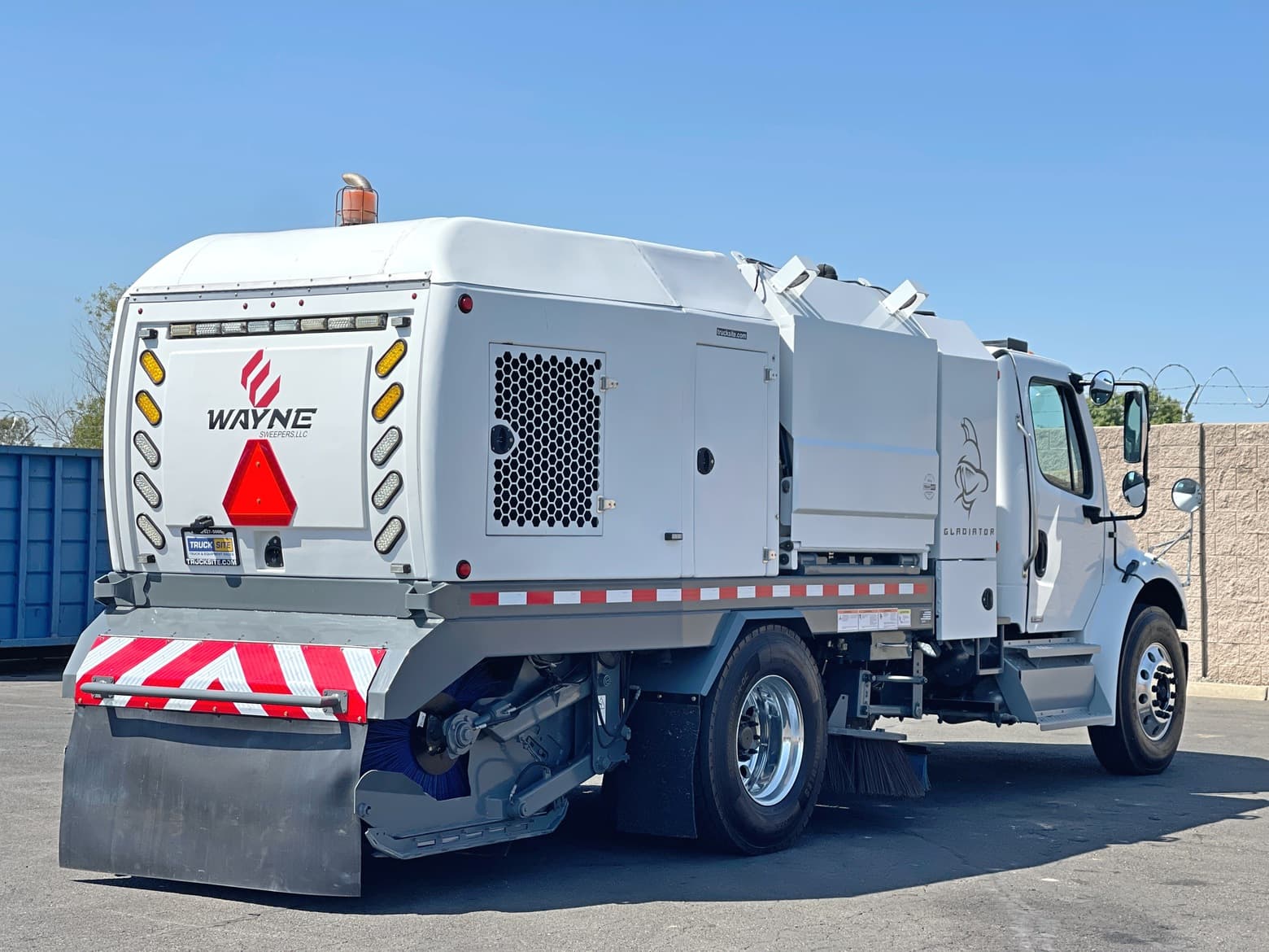 2011 Freightliner Wayne Gladiator Mechanical Street Sweeper