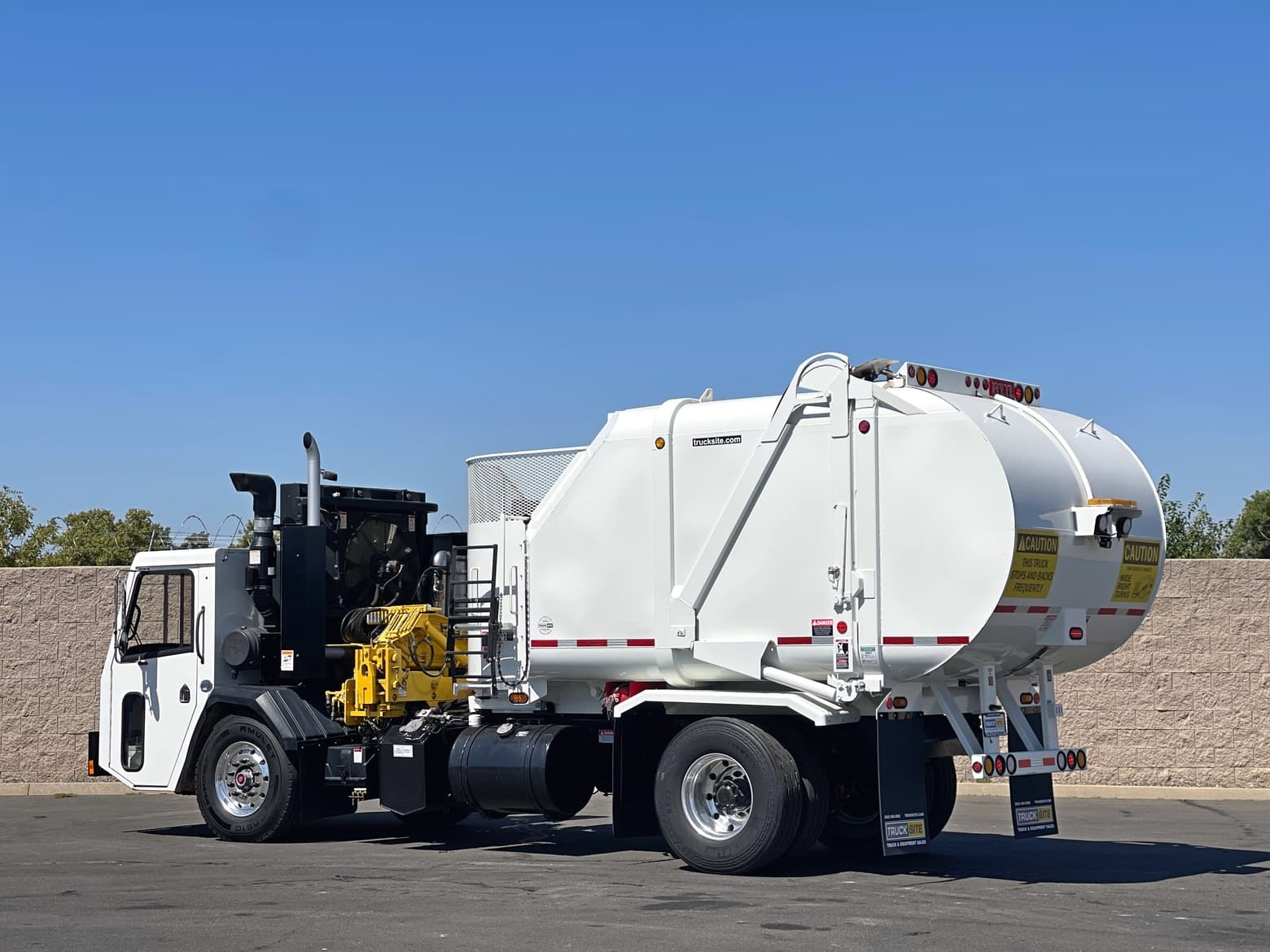 2016 CCC LET Heil Rapid Rail 22 YD Single Axle Side Loader