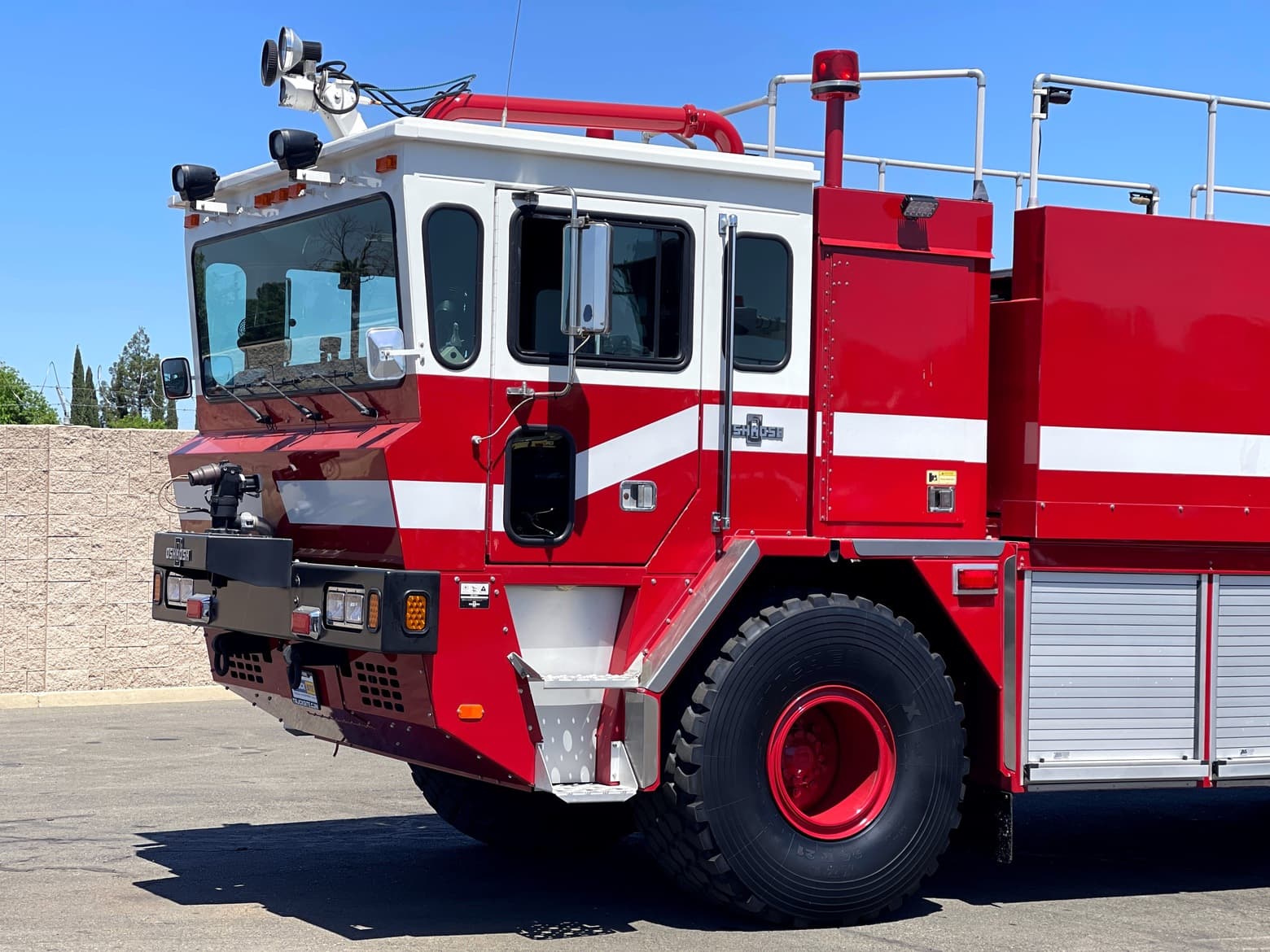 2005 Oshkosh T-1500 4x4 Aircraft Rescue Truck