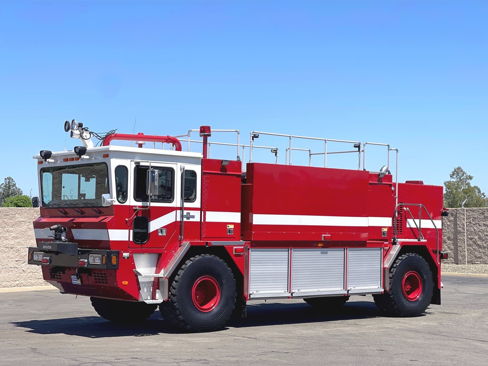 2005 Oshkosh T-1500 4x4 Aircraft Rescue Truck
