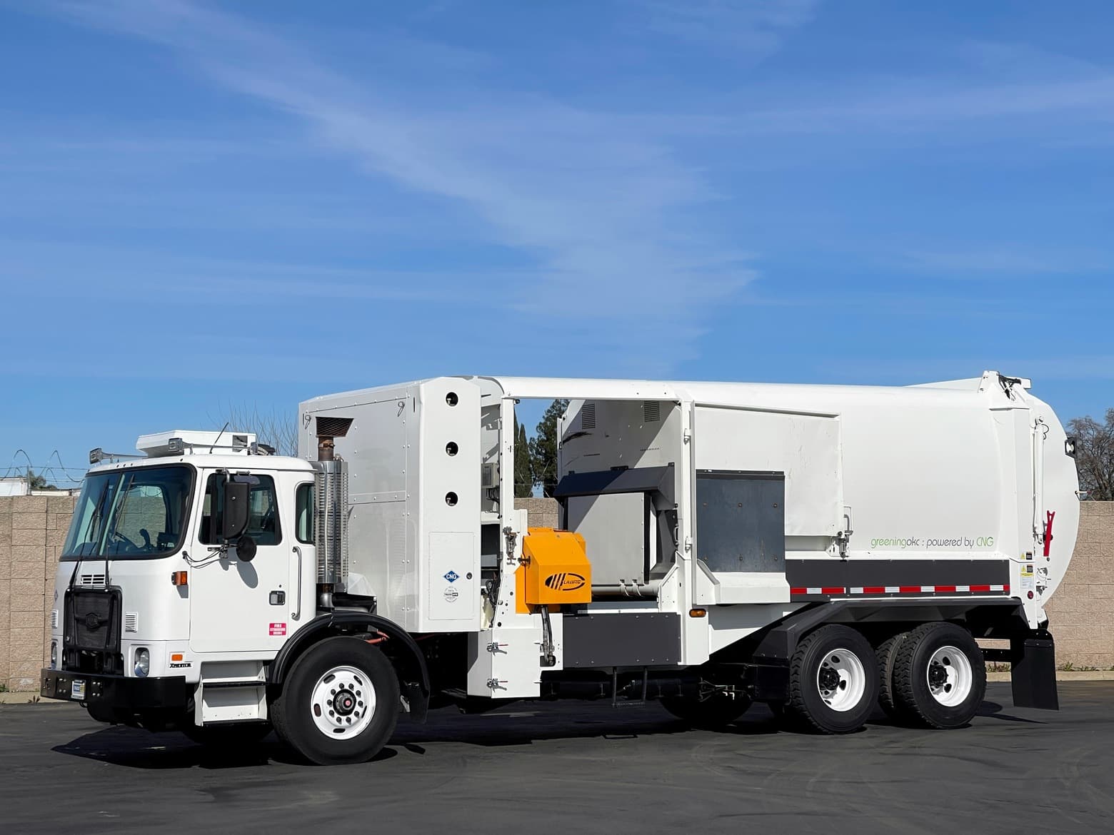 2014 Autocar CNG Labrie Expert 2000 31 YD ASL Garbage Truck