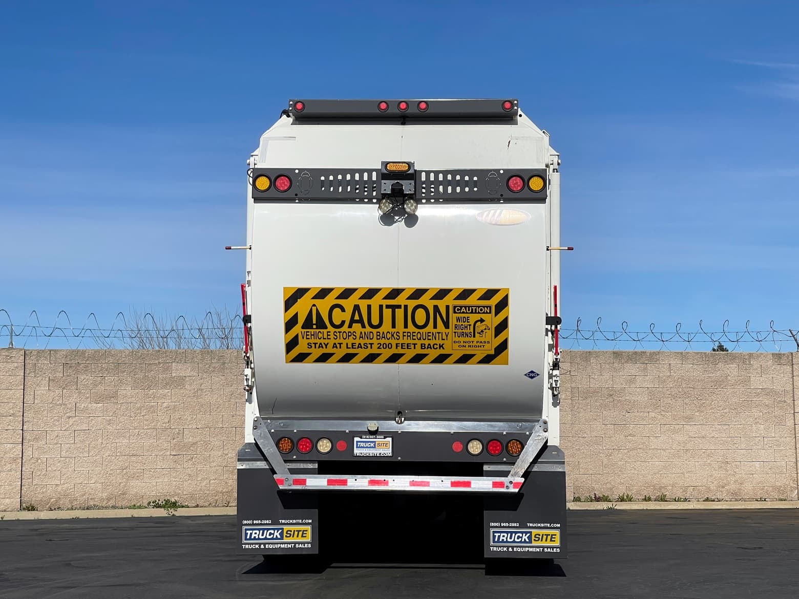 2014 Autocar CNG Labrie Expert 2000 31 YD ASL Garbage Truck