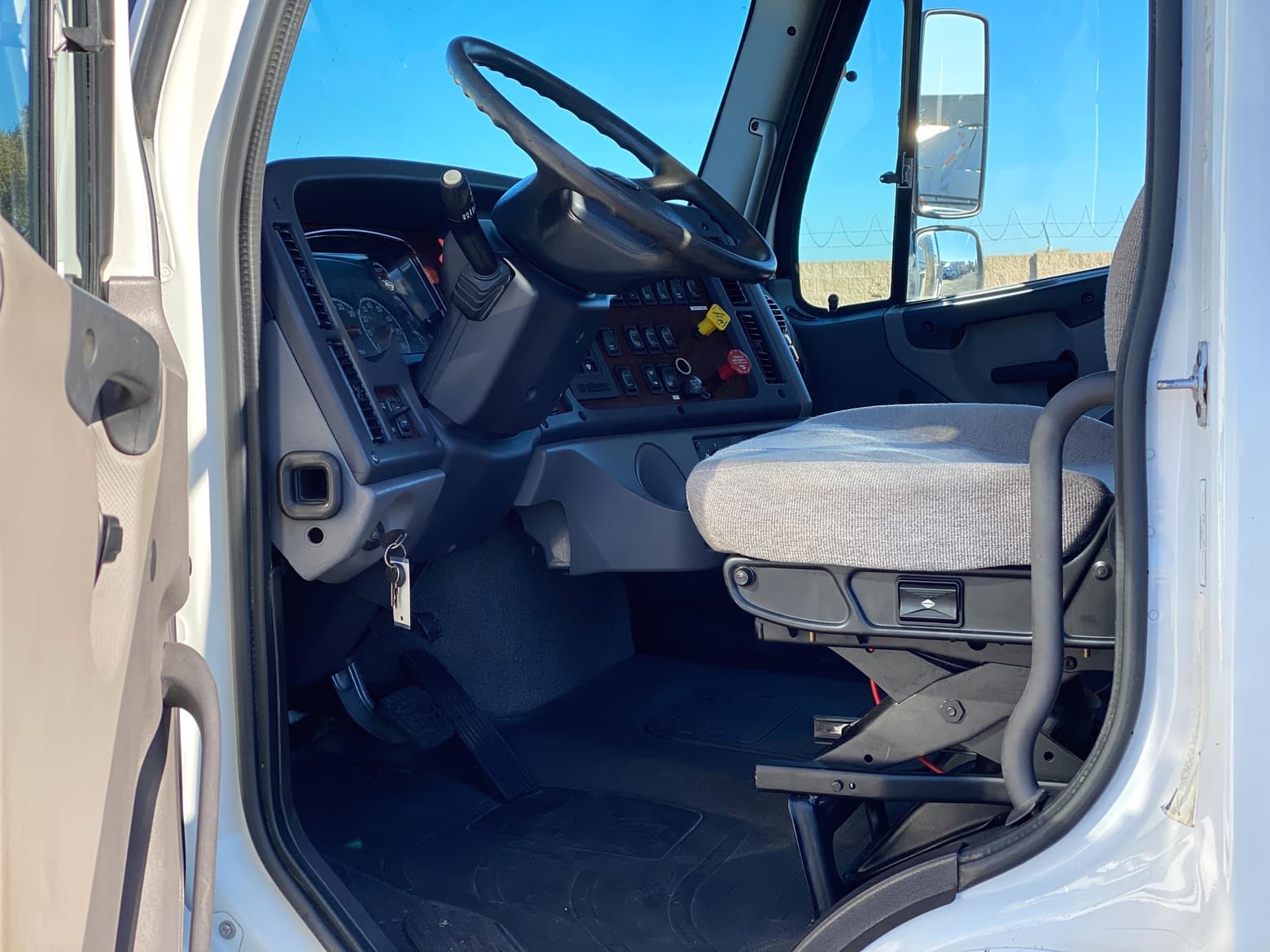 2015 Freightliner 6x6 Versalift 7500I-E108 Bucket Truck