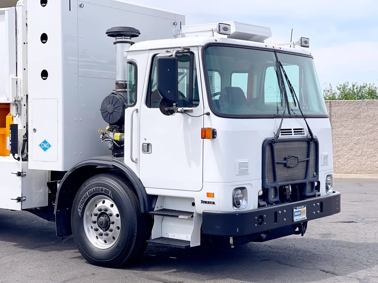2014 Autocar CNG Labrie Expert 2000 31YD ASL Garbage Truck