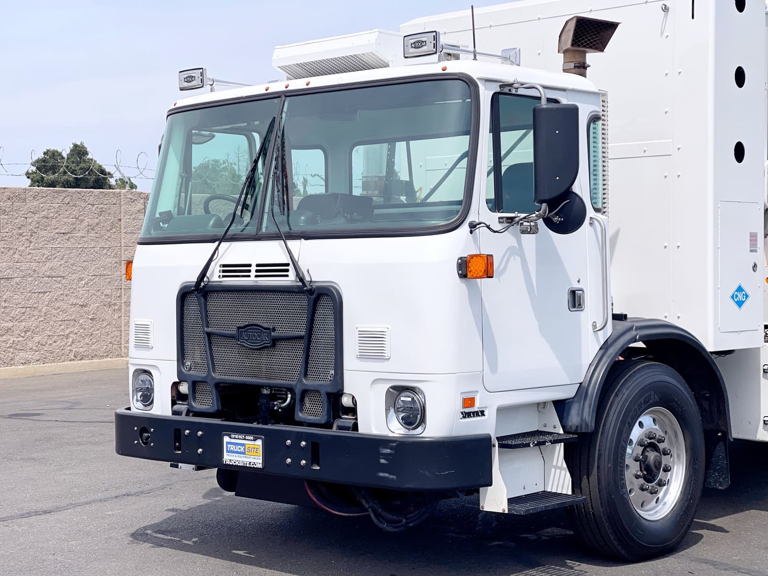 2014 Autocar CNG Labrie Expert 2000 31YD ASL Garbage Truck