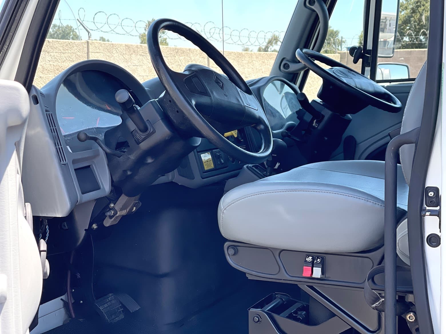 2005 International 4300 Tymco 600 BAH Air Street Sweeper