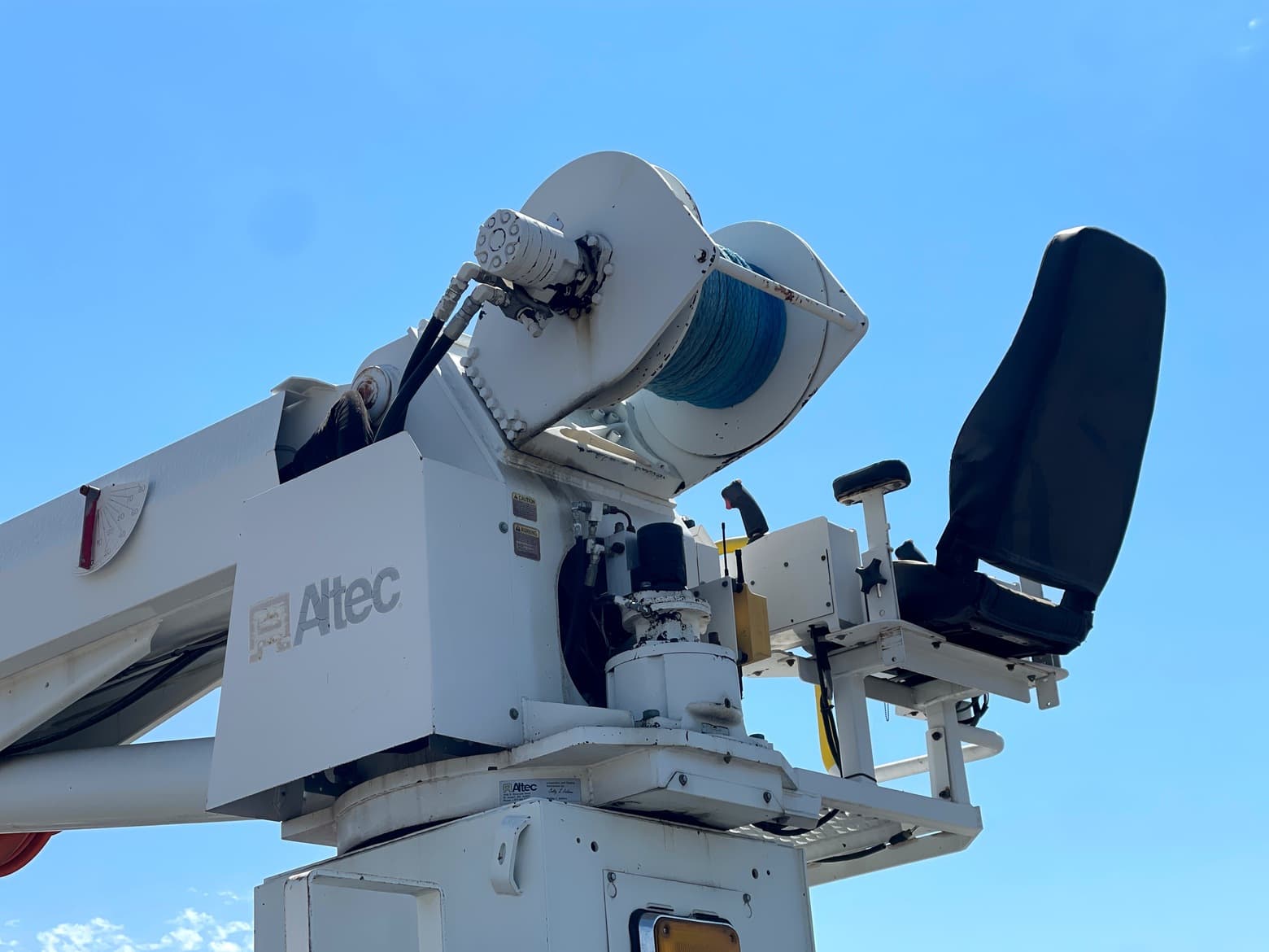 Altec D3060ATR Digger Derrick Body