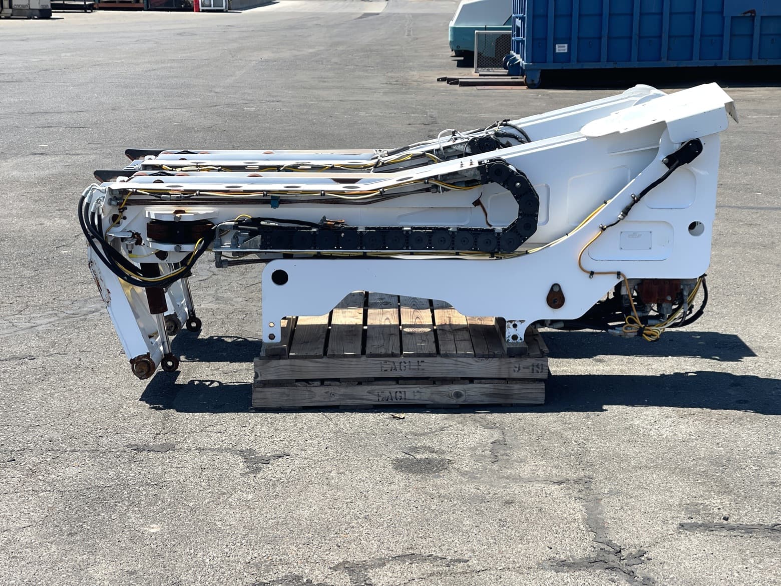 Side Loader Garbage Truck Arms | Dadee Scorpion