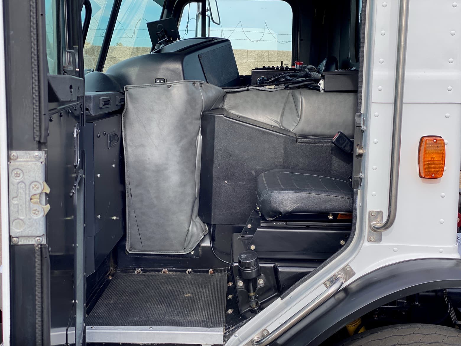 2011 Peterbilt Heil Rapid Rail 33 YD CNG ASL Garbage Truck