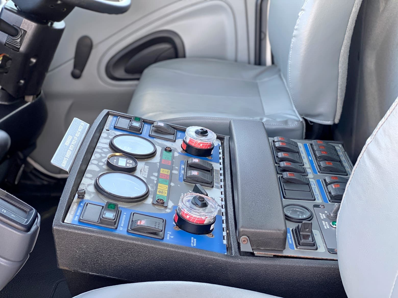 2011 International Elgin Crosswind FSX Airport Runway Sweeper