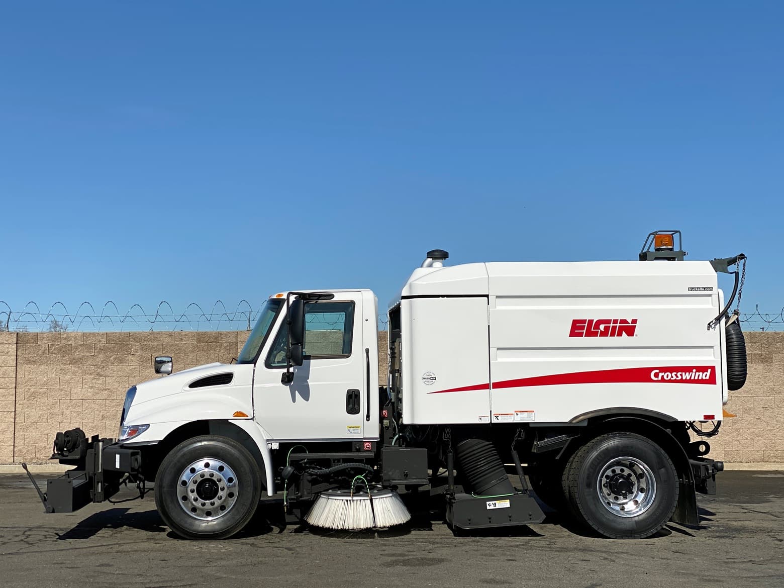 2011 International Elgin Crosswind FSX Airport Runway Sweeper