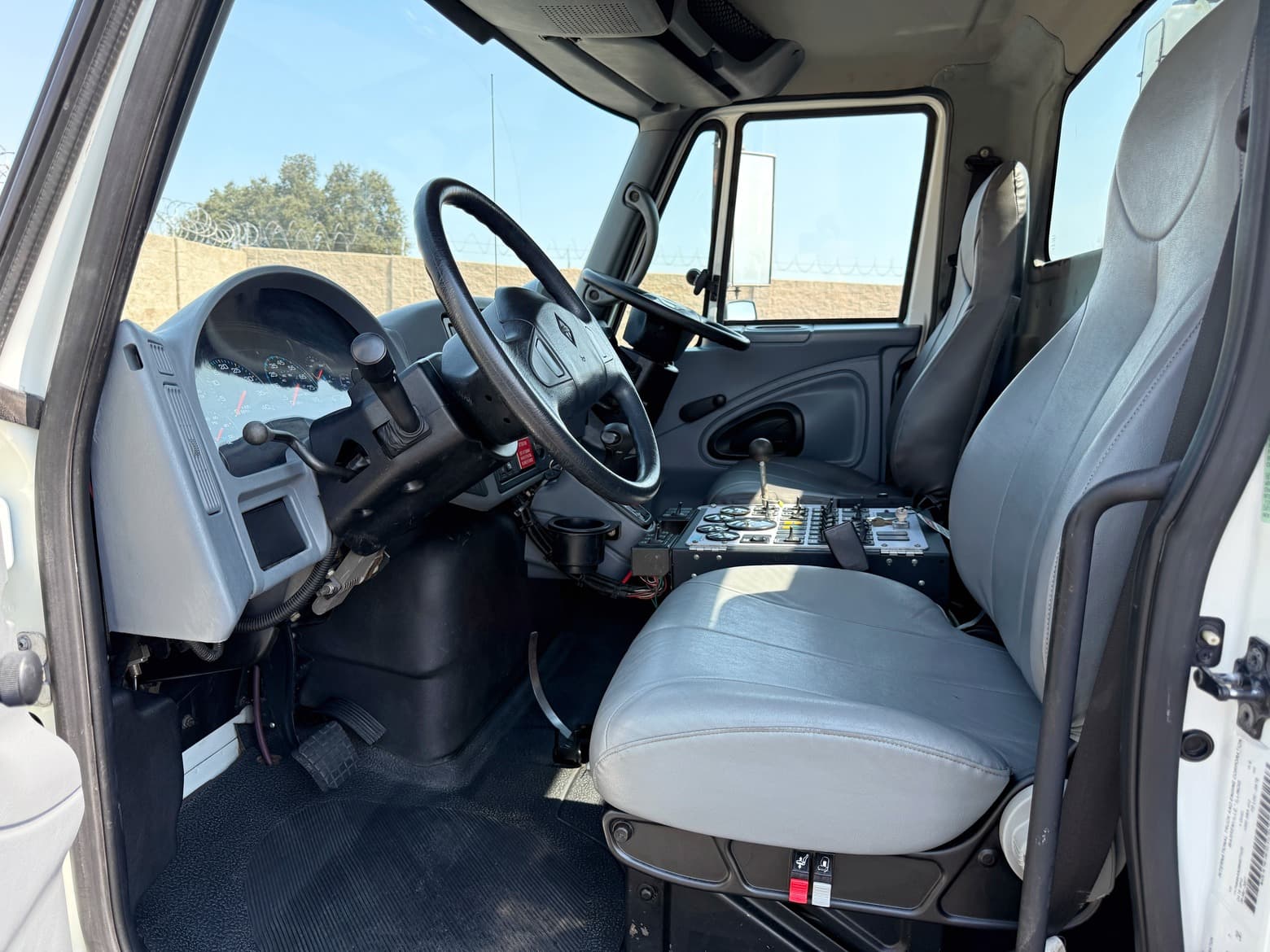 2008 International 4300 Tymco 600 BAH Air Street Sweeper