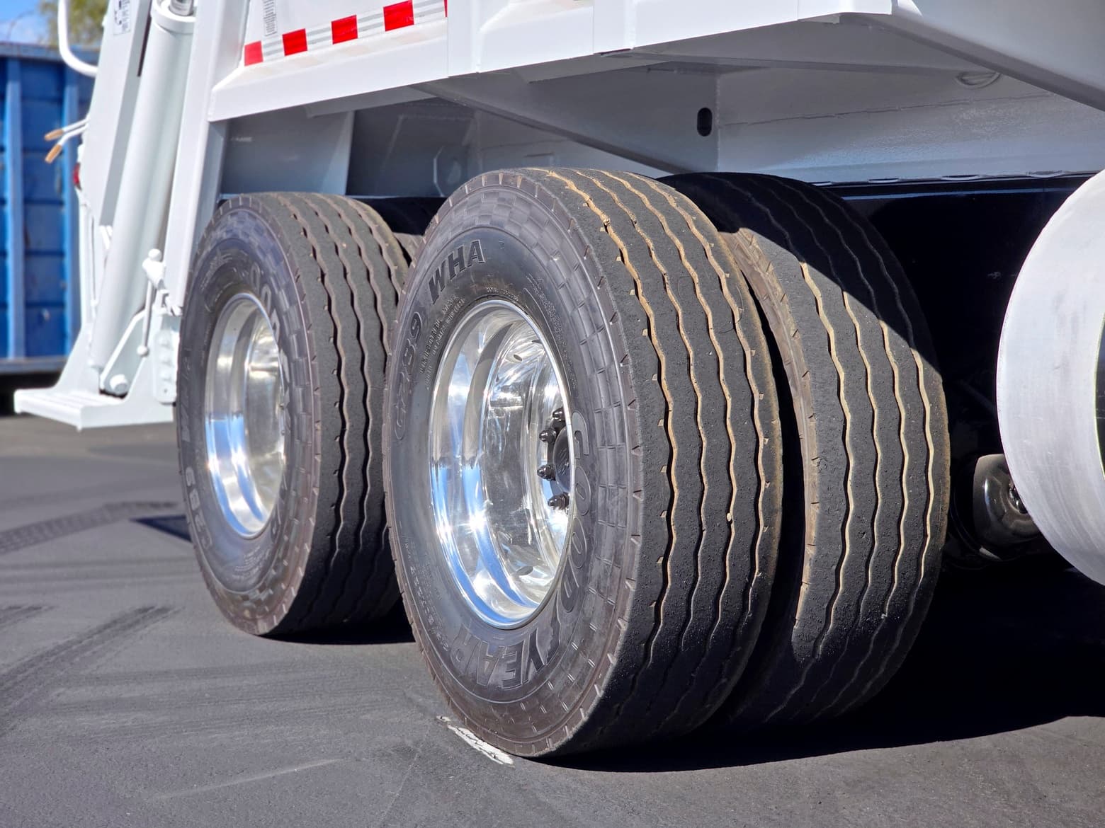 2008 CCC LET Low Entry Pak-Mor Rear Loader Garbage Truck