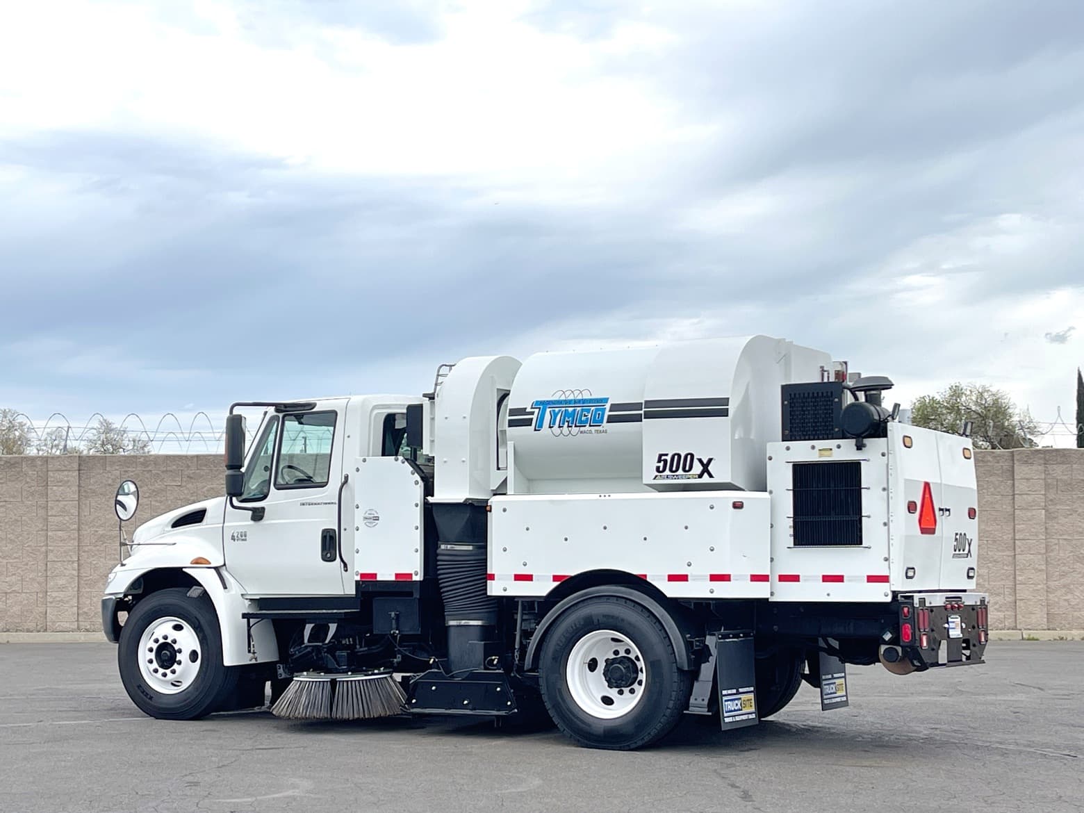 2006 International 4200 Tymco 500X Regenerative Air Street Sweeper