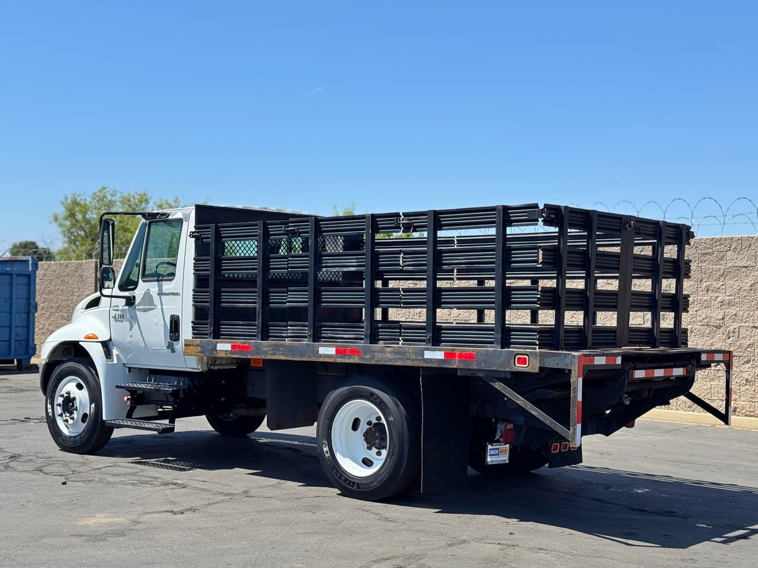 2005 International 4200 13' Knapheide Stake Bed Truck
