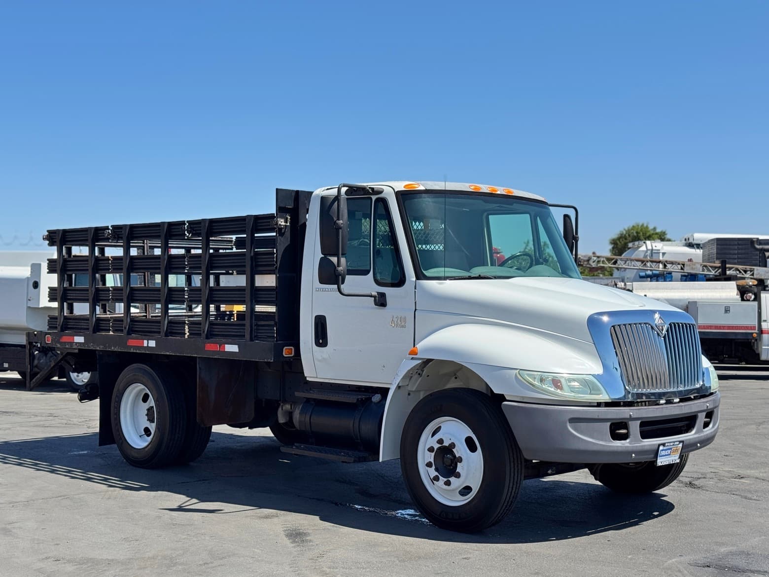 2005 International 4200 13' Knapheide Stake Bed Truck