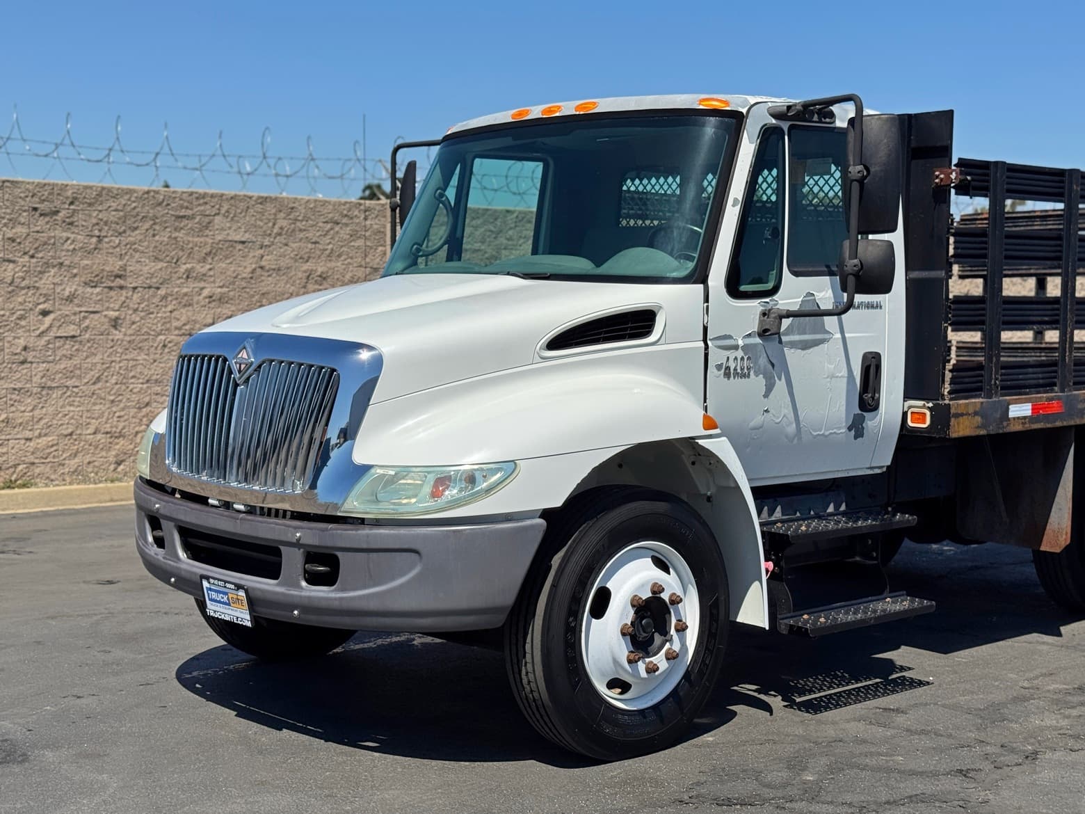 2005 International 4200 13' Knapheide Stake Bed Truck