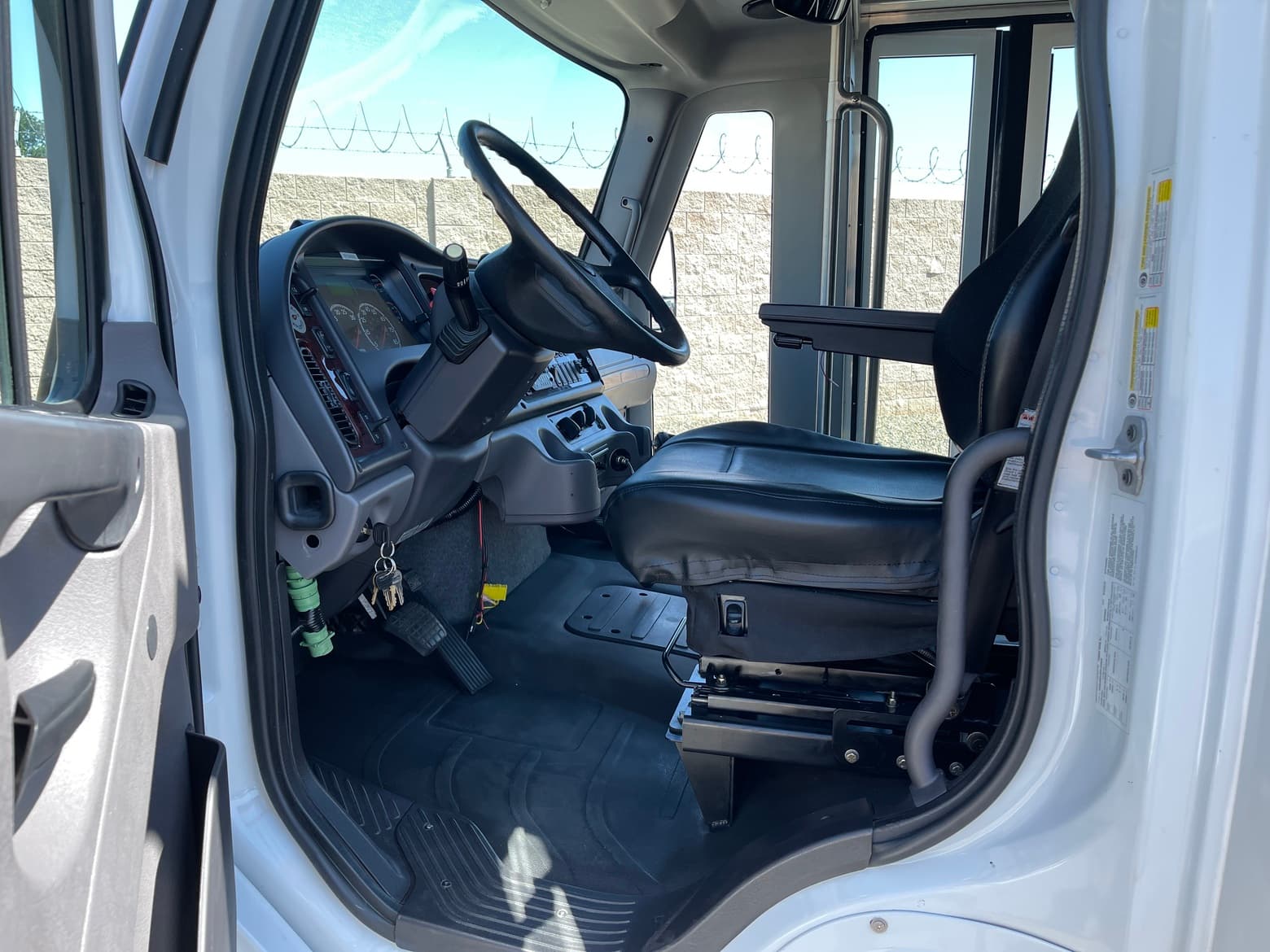 2017 Freightliner Glaval Passenger Shuttle Bus