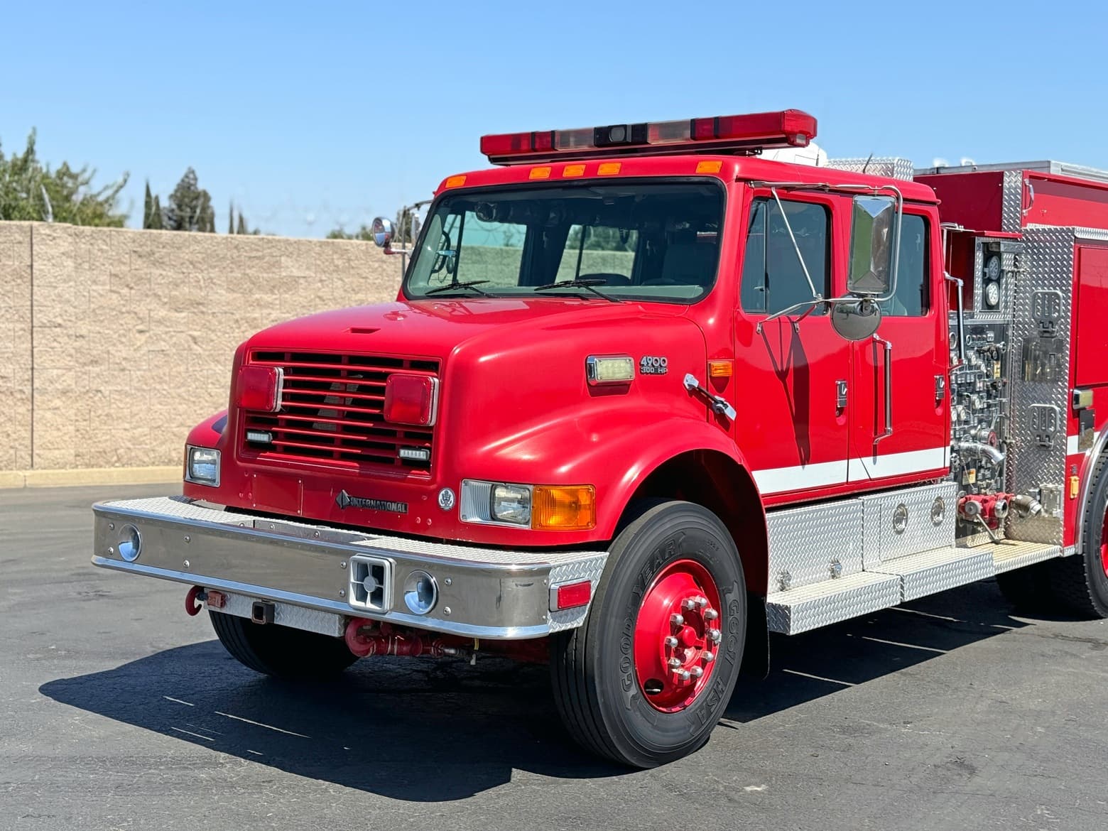 1999 International 4900 Pierce Type 3 Fire Truck