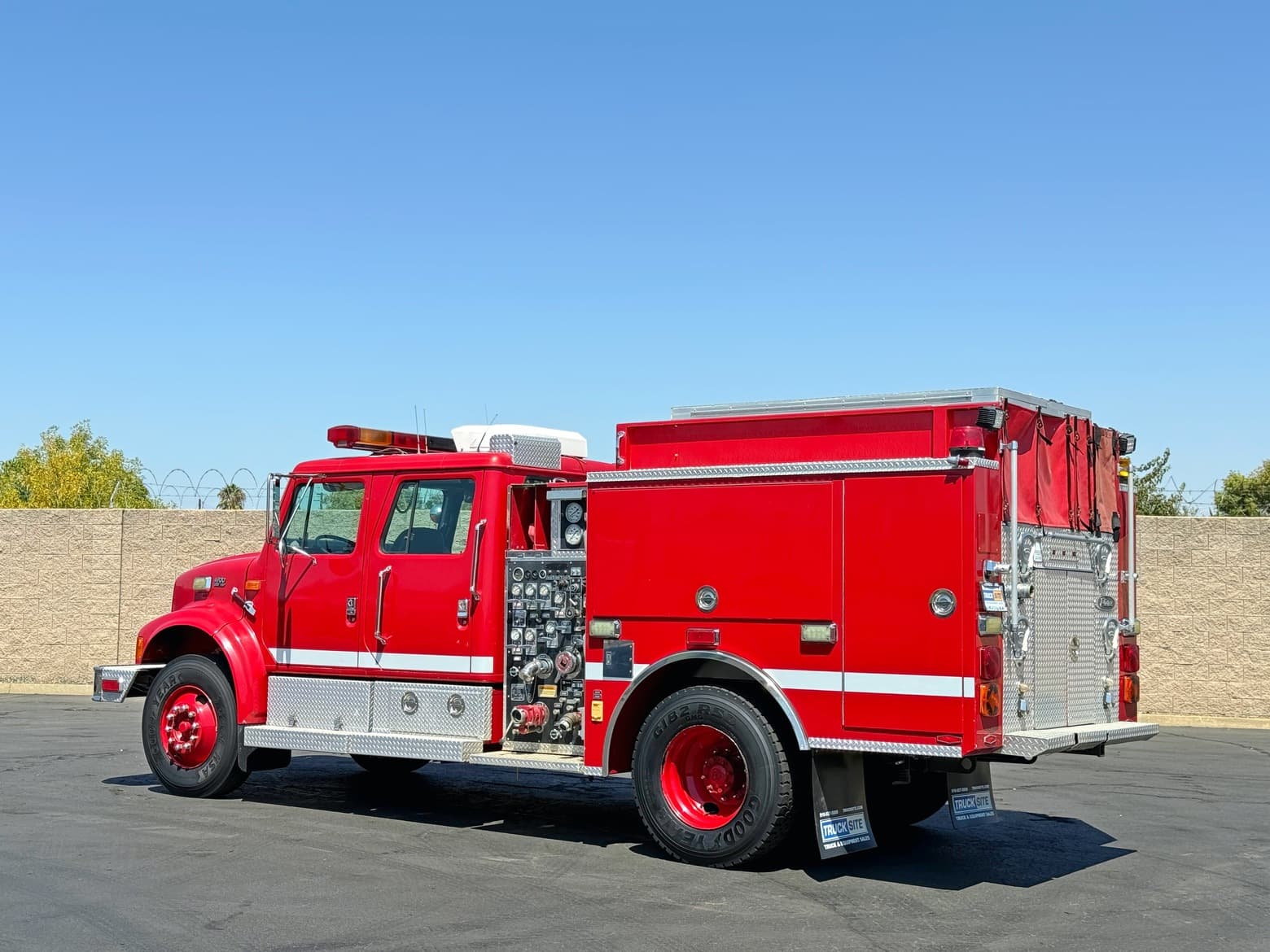 1999 International 4900 Pierce Type 3 Fire Truck