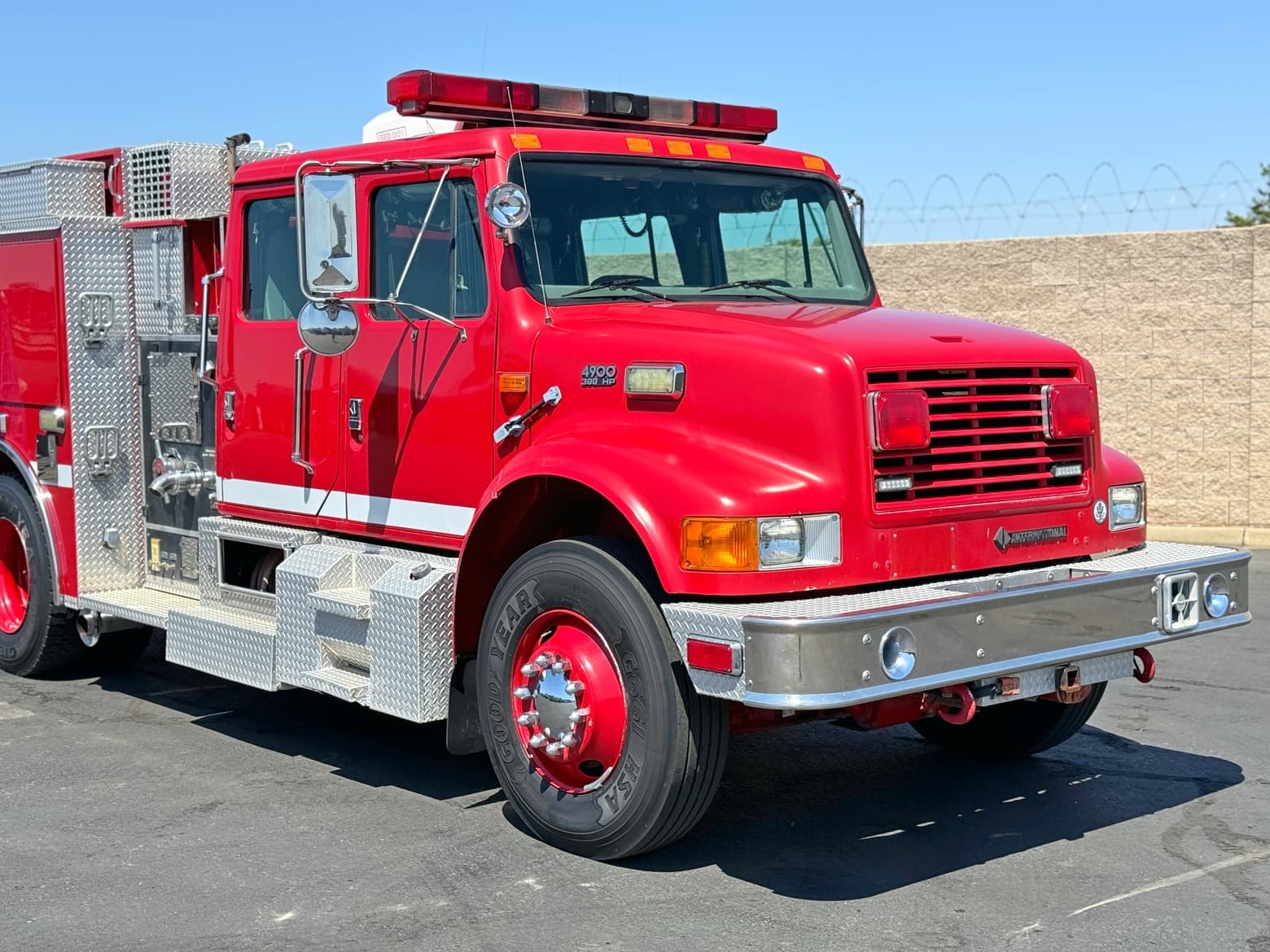 1999 International 4900 Pierce Type 3 Fire Truck